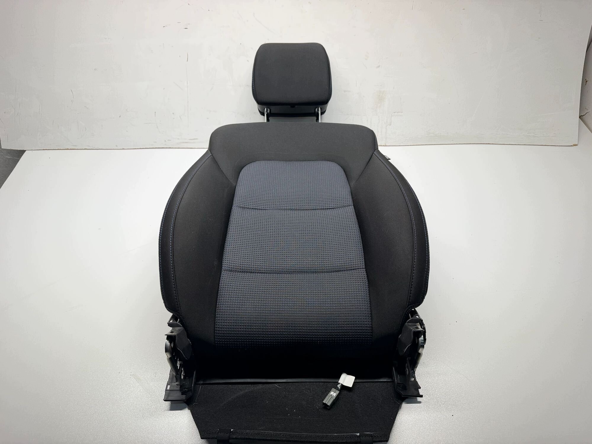 OPARCIE SITZ links vorne HYUNDAI TUCSON II 2015-2021