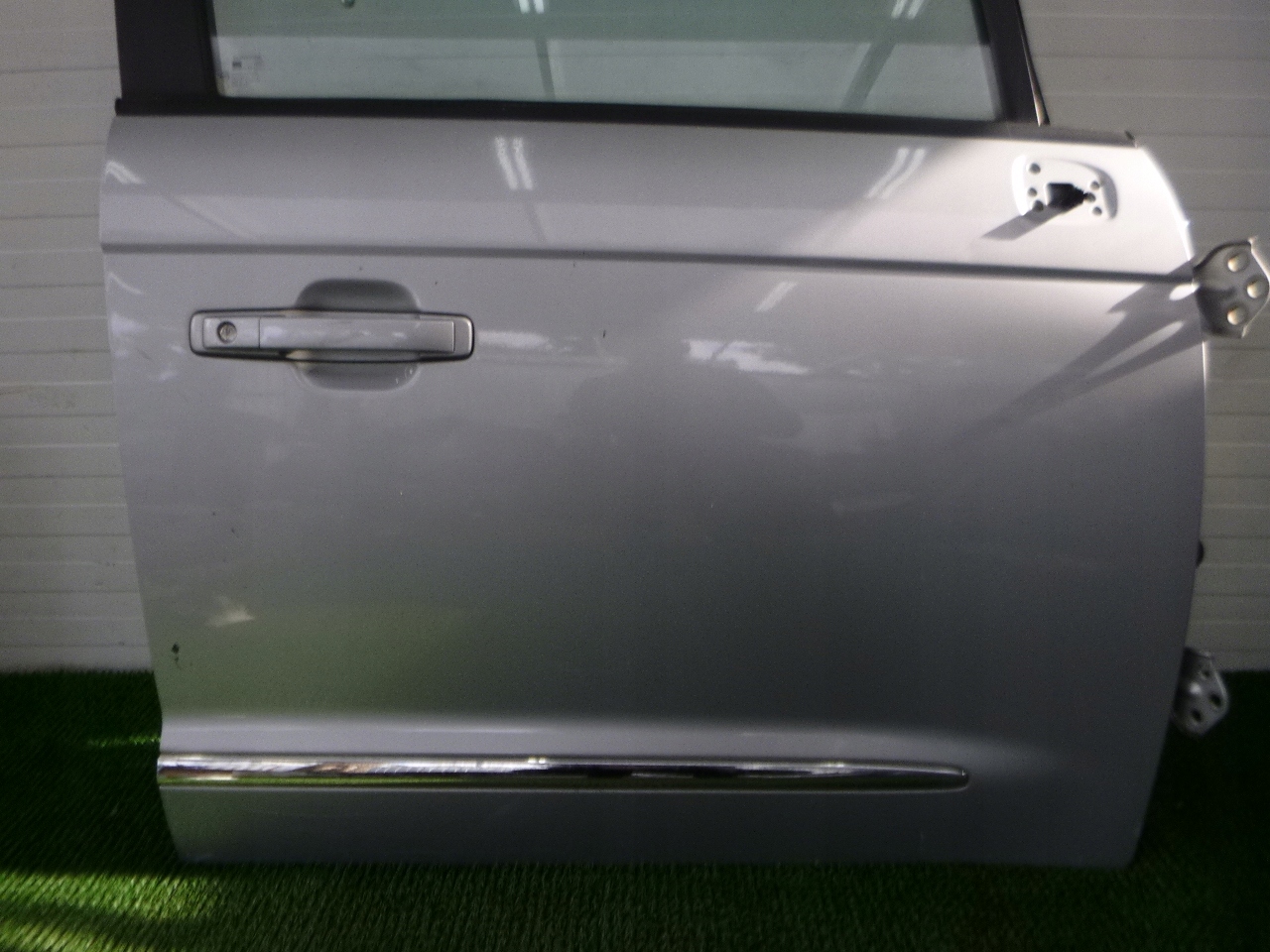 SSANGYONG RODIUS door front right front SAF