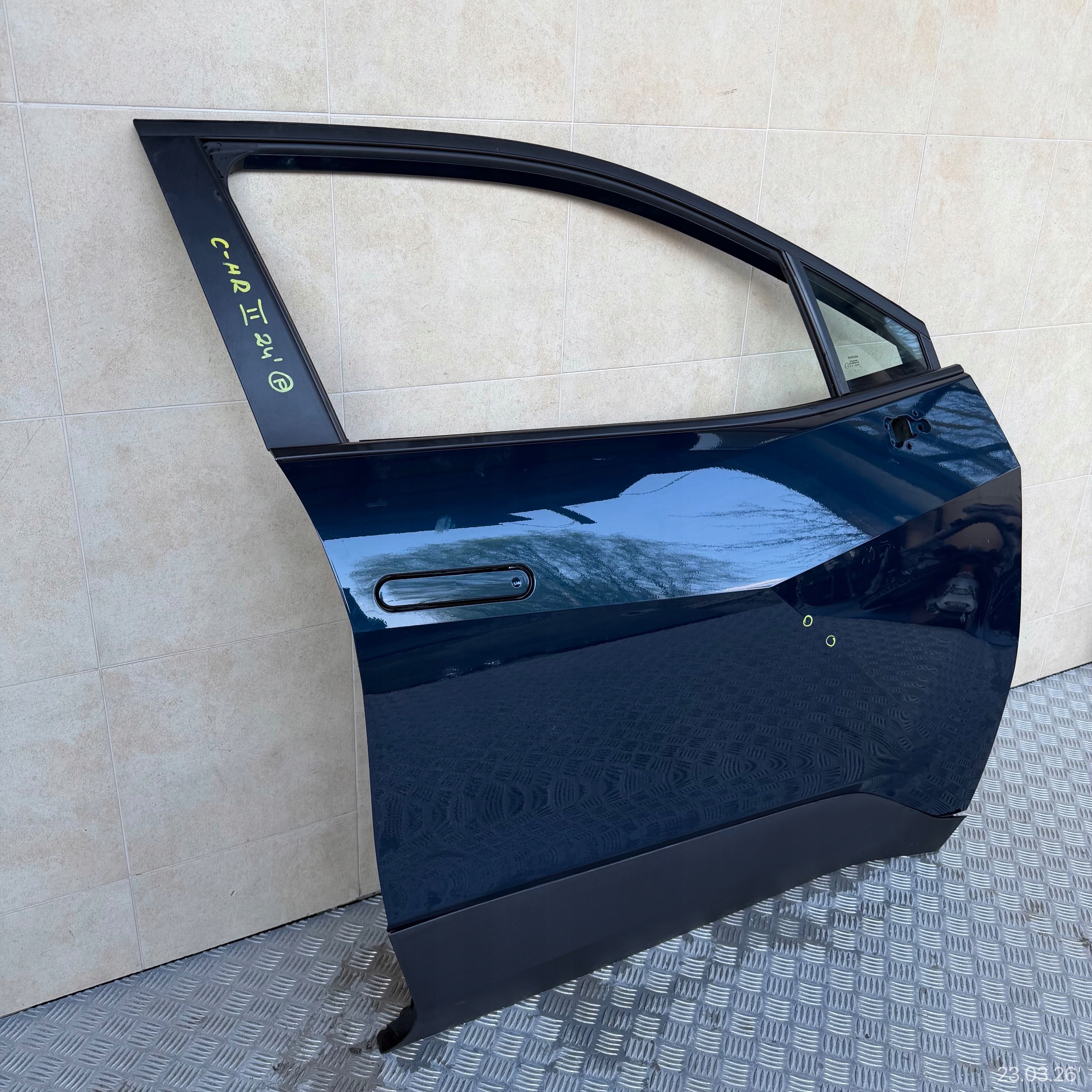 door complete front right TOYOTA C-HR II 2024 ROK