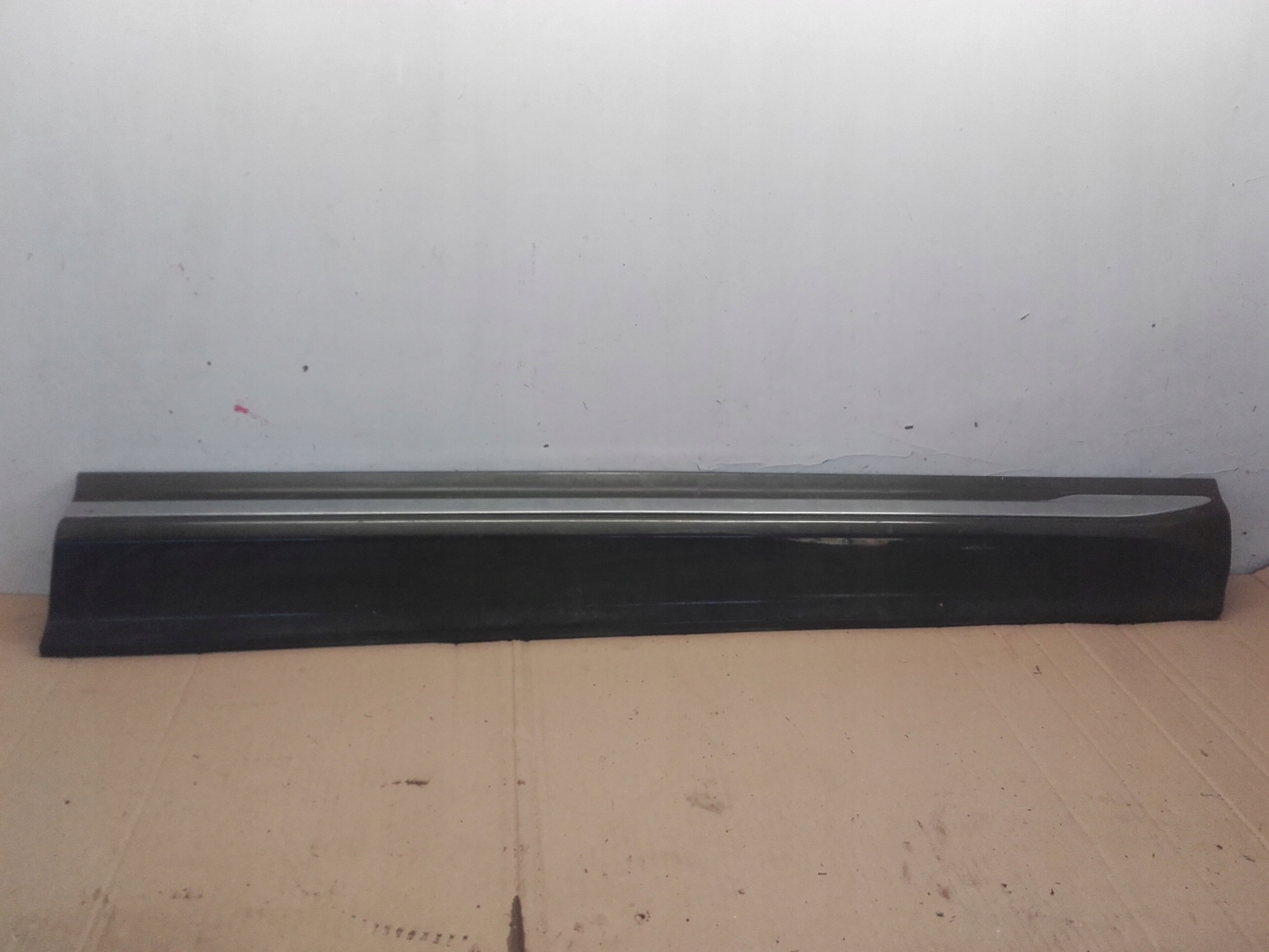 VOLVO XC60 II 17r- LISTWA DRZWI PRAWY PRZÓD PRZEDNIA INSCRIPTION 31440303