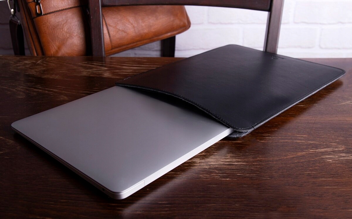 BALTAN Etui skórzane Premium do MacBooka Pro 13" czarne — 9