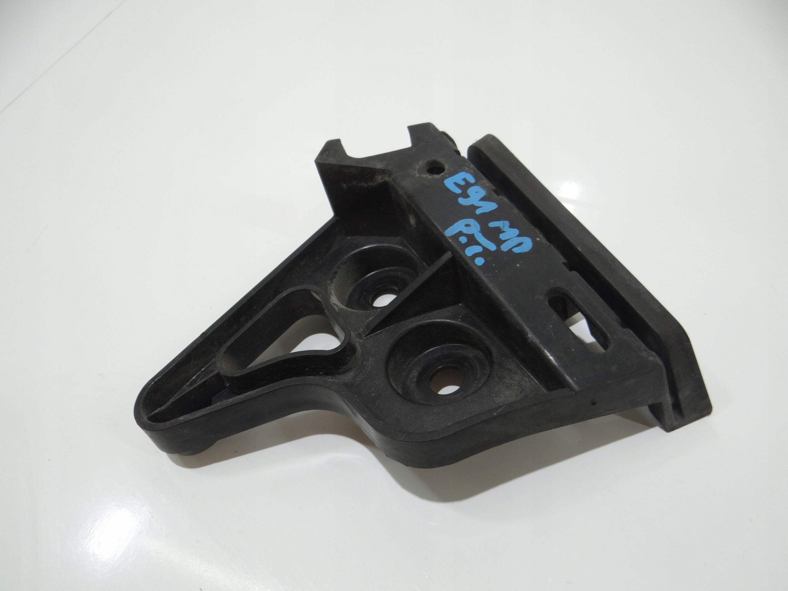 bumper bracket right rear part BMW E91 M PAKIET 7127718