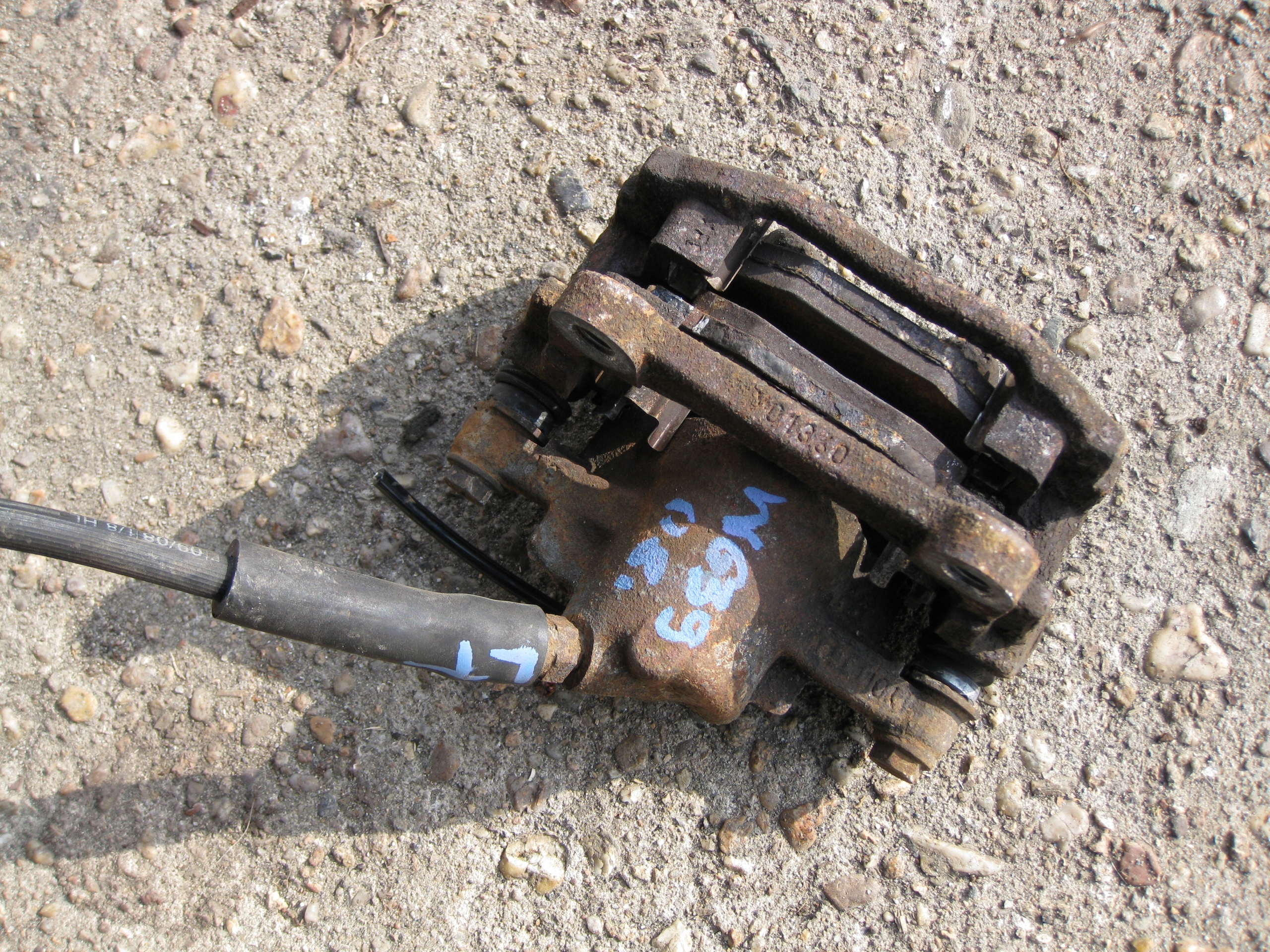 MERCEDES VITO W639 08R 2.2CDI caliper left rear part