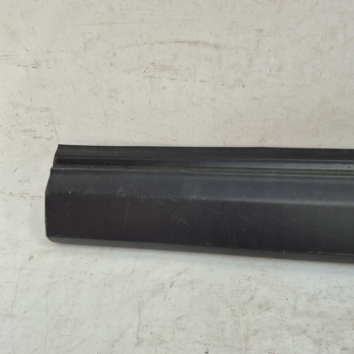 LAND ROVER DISCOVERY III 3 04-09 moulding cap door left front