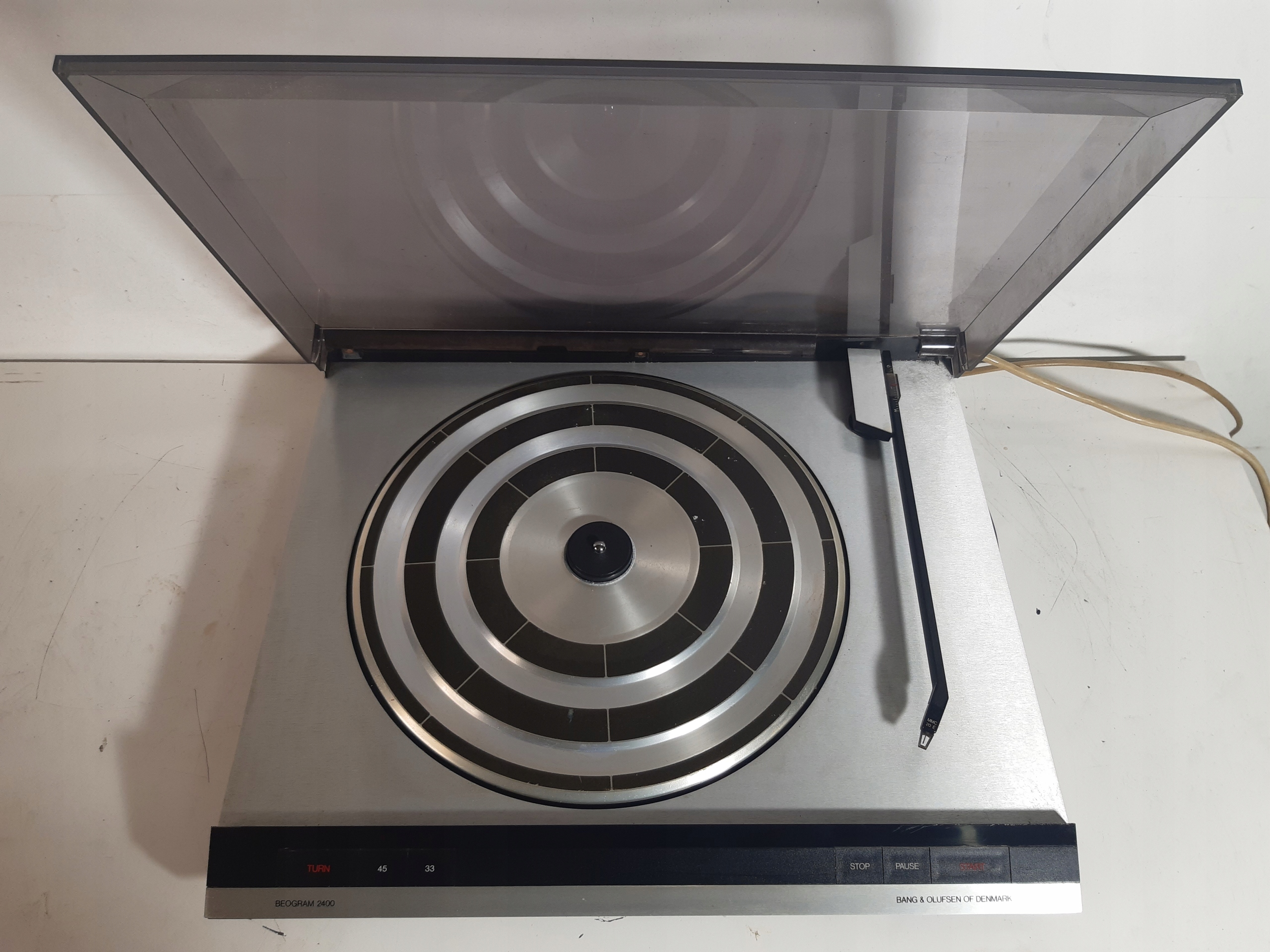 Gramofon Bang&Olufsen Beogram 2400