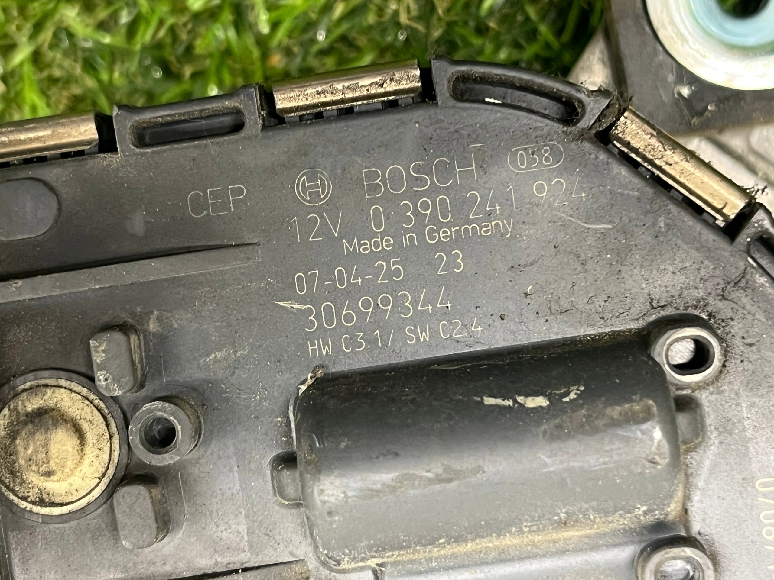 wiper mechanism front VOLVO V50 30699344