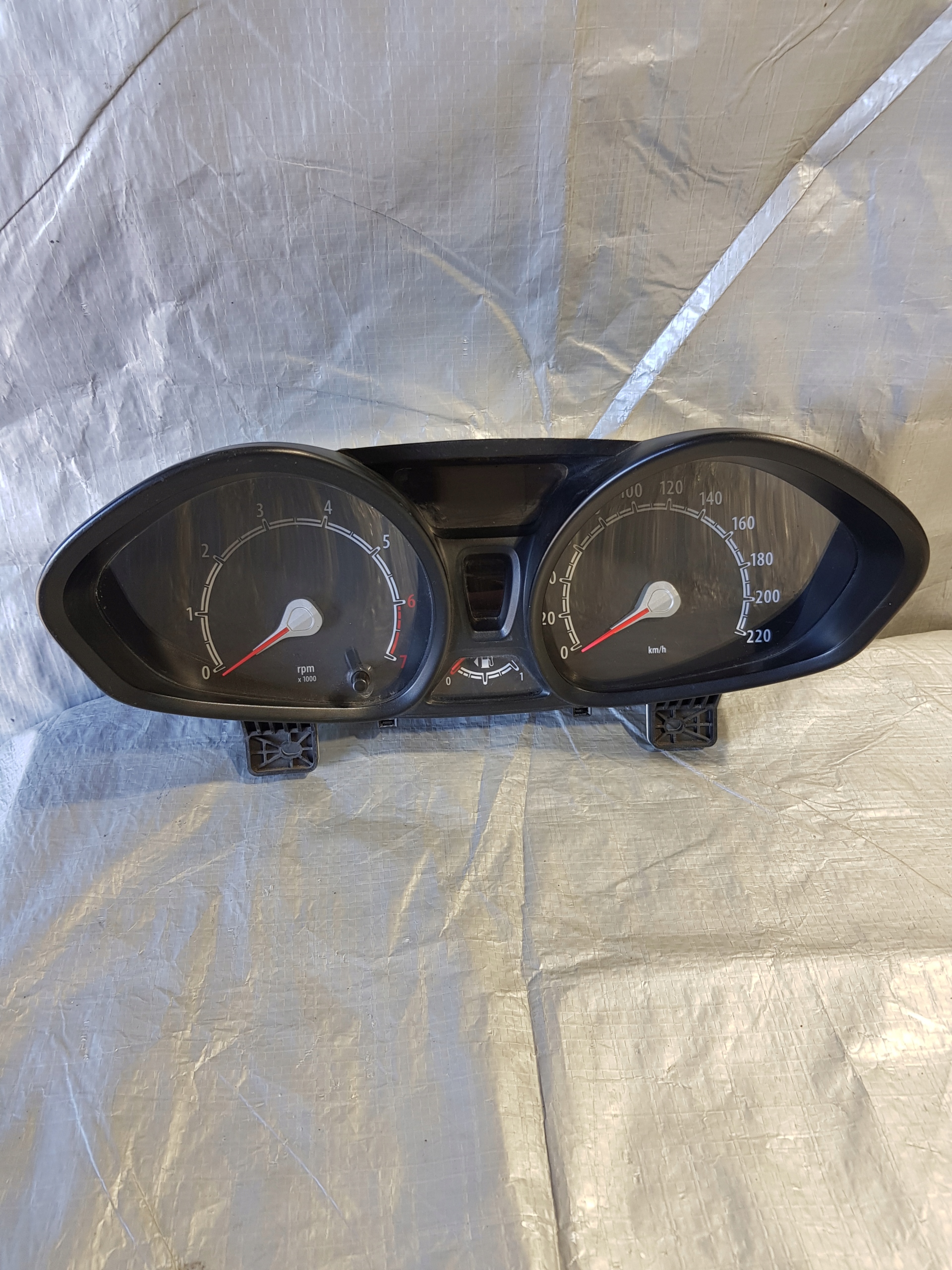 dials FORD FIESTA MK7 BENZ VP8A6F-10894-BC