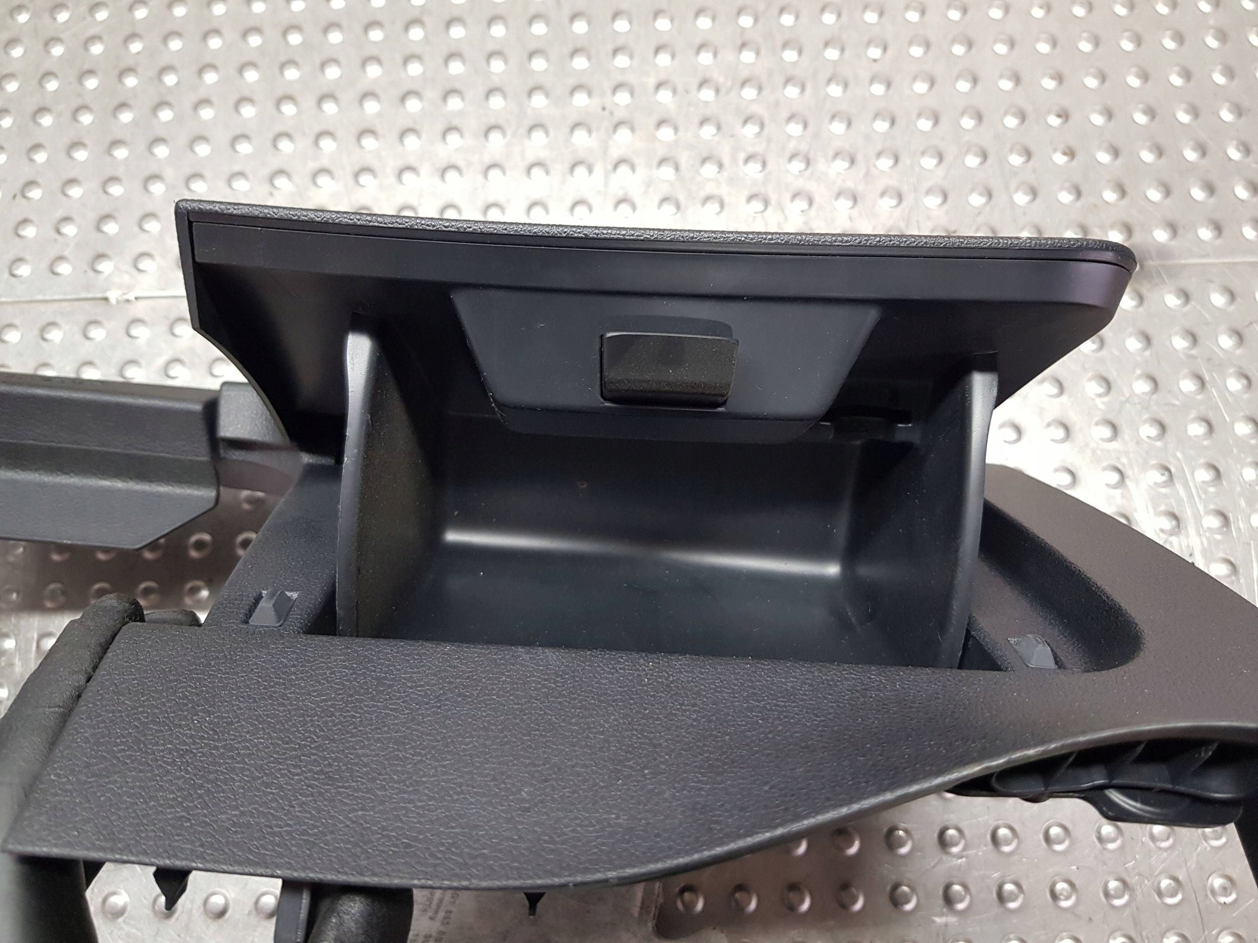 cover passenger compartment driver´s 5G1858367C VW GOLF VII 12-17
