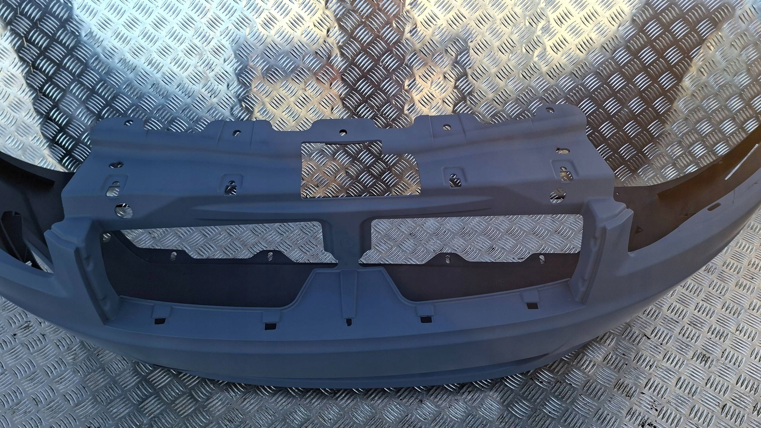 bumper front 735389538 FIAT LINEA 2007