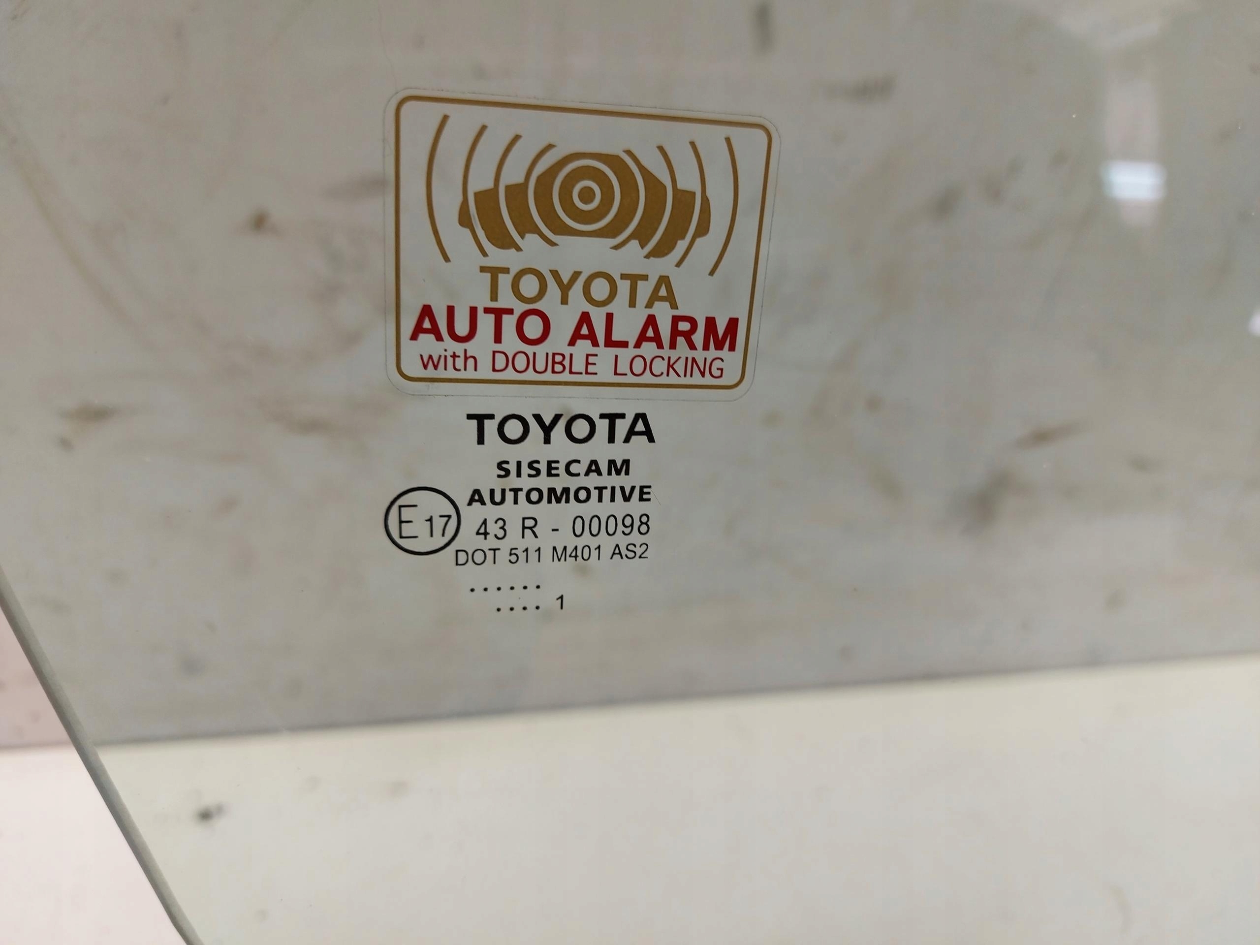 TOYOTA CHR SZYBA PRAWA PRZÓD Producent części Toyota OE