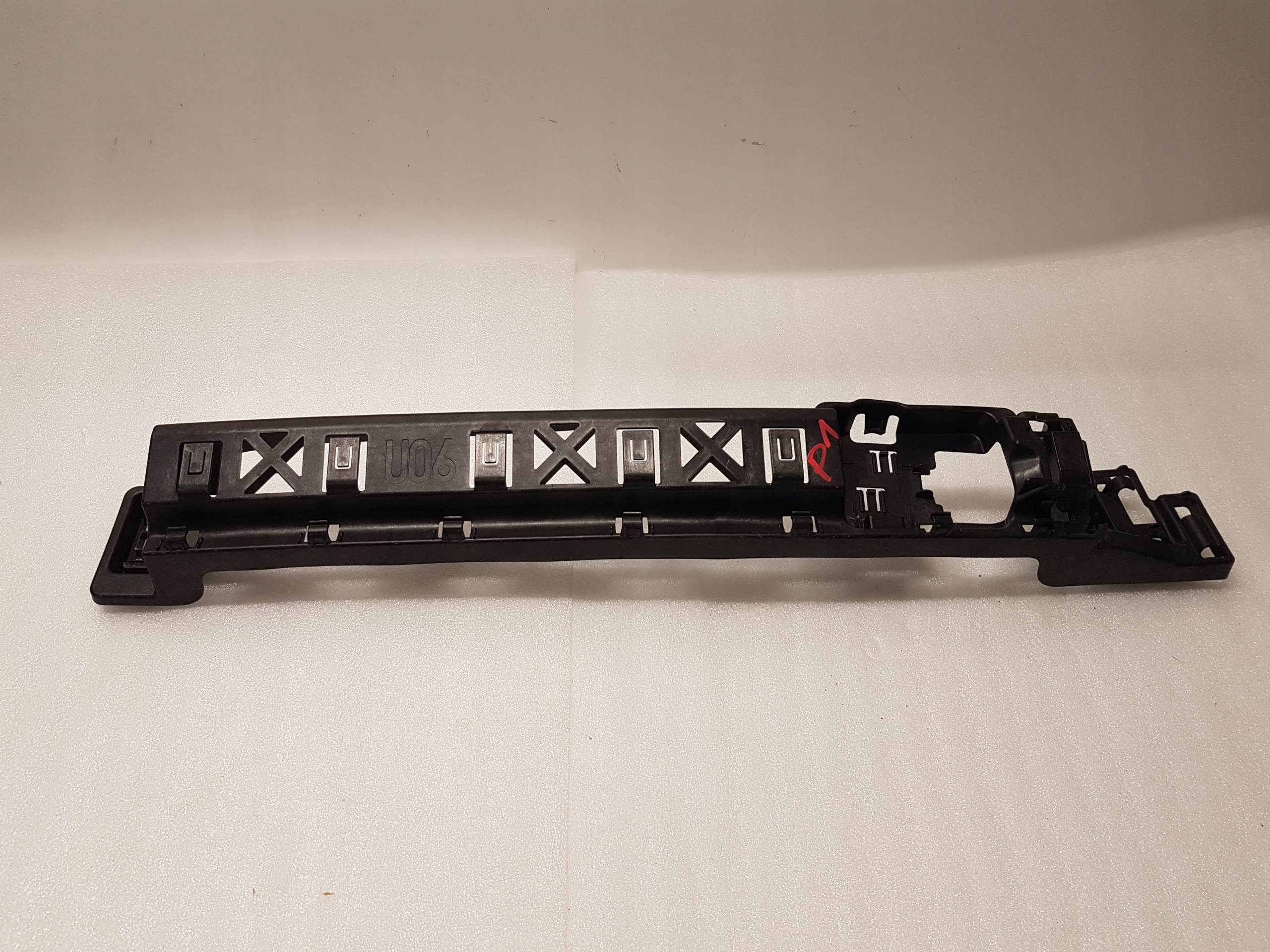stoßstangenführung heck BMW U06 8739145