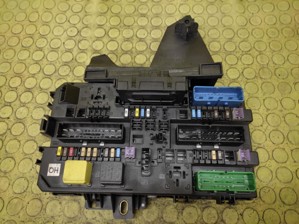 OPEL ASTRA H 1.7 D Module Boîte BSI 13220831HQ