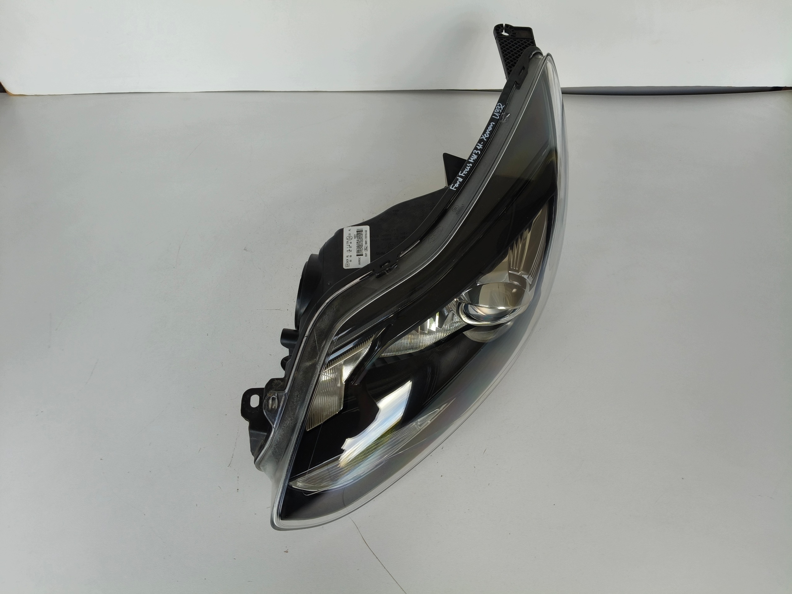 light left REFLEKTOR FORD FOCUS MK3 11- XENON LED CIEMNY