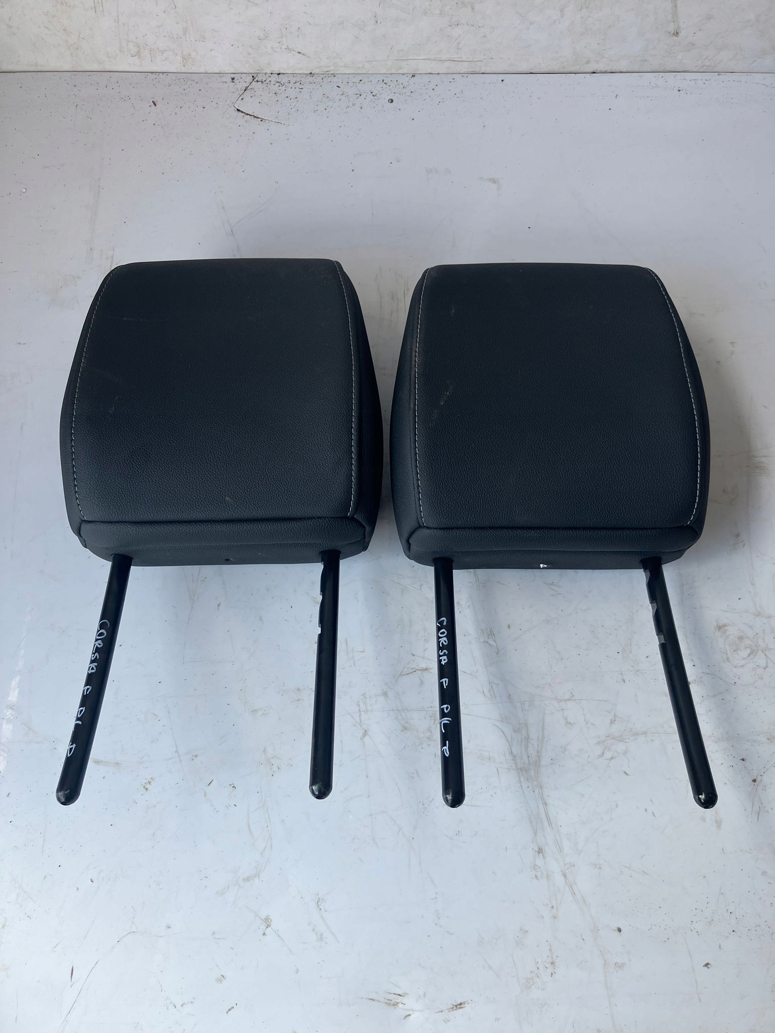 ПІДГОЛІВНИК СИДІННЯ CORSA F ПЕРЕДНЯ ШКІРА