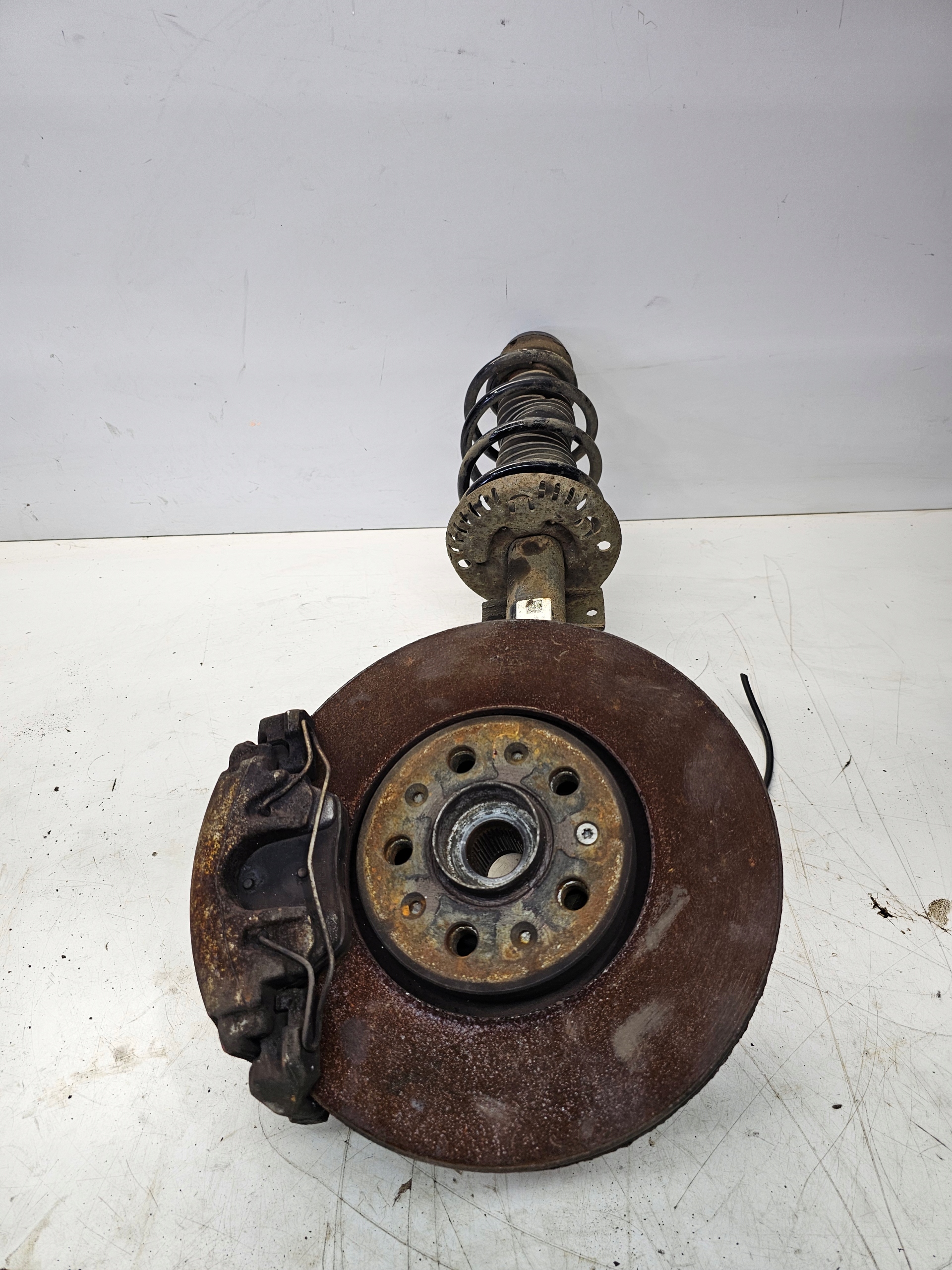 swing left AUDI A1 8X VW SKODA KOMPELT 6R0413031AR