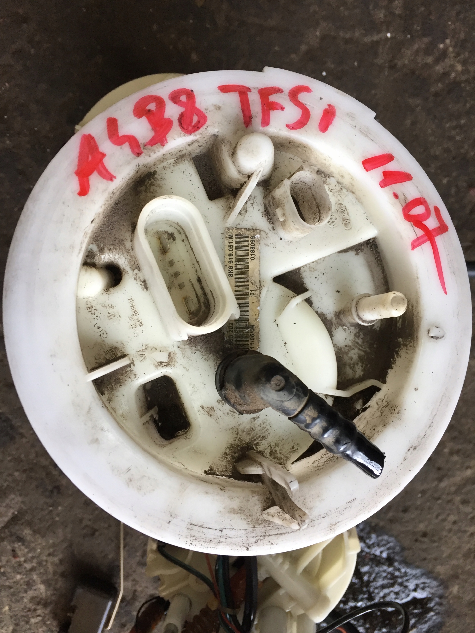 A4 B8 A5 8T 1.8 2.0 TFSI feed pump 8K0919051M