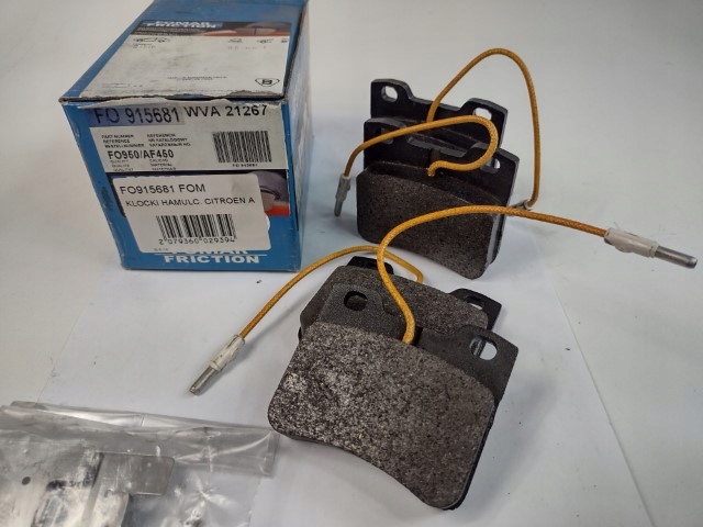 KLOCKI HAMULC. CITROEN AX 86-89 Strona zabudowy przód