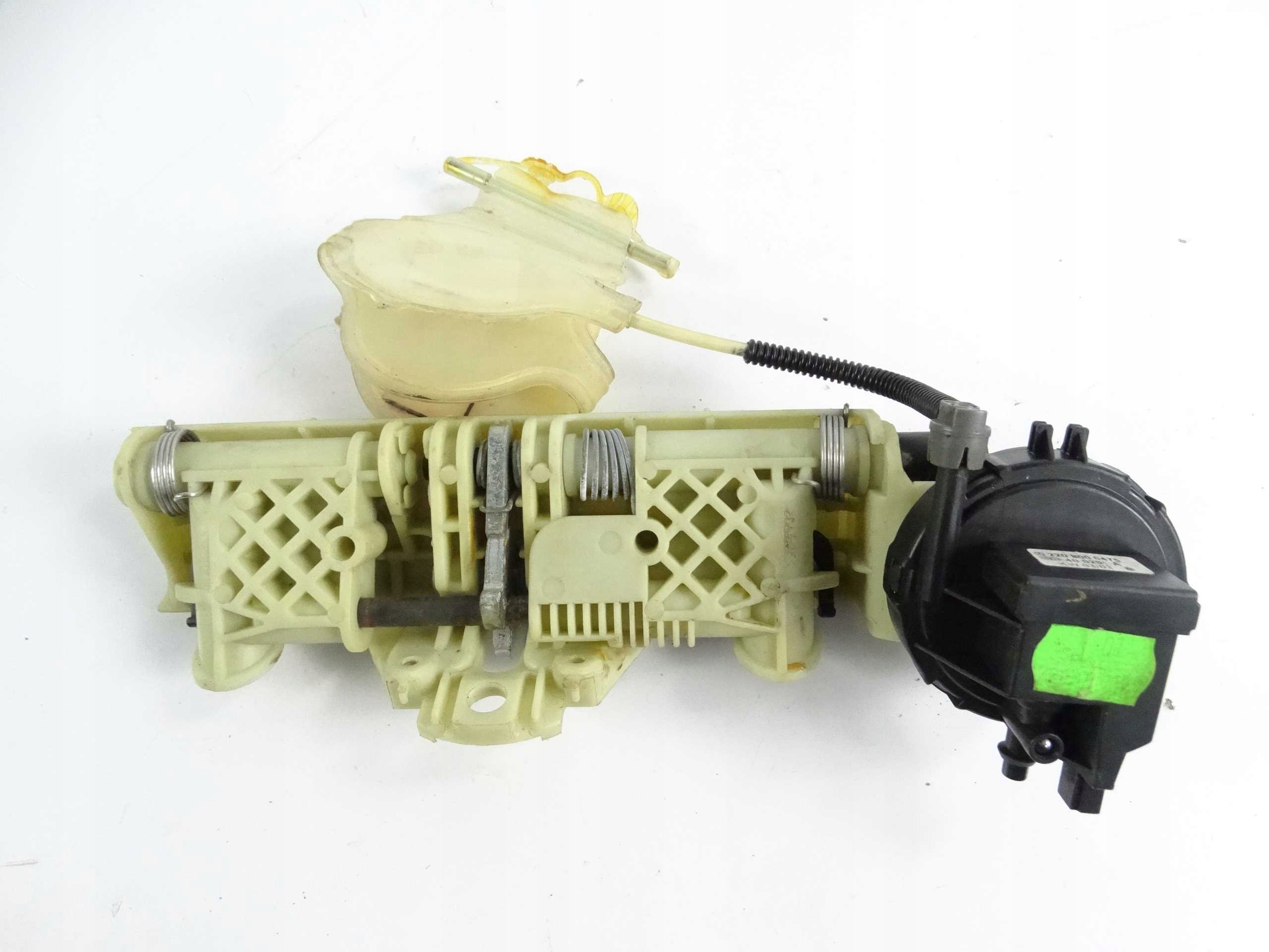 Mercedes W215 W220 MECHANIZM SILNICZEK ZAGŁÓWKA TYŁ A2208000475