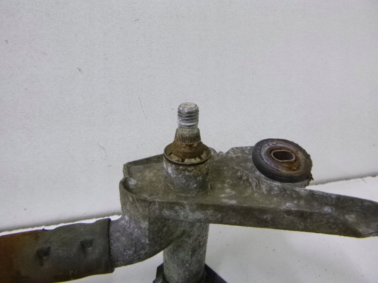 wiper mechanism front Mazda 6 2002r.