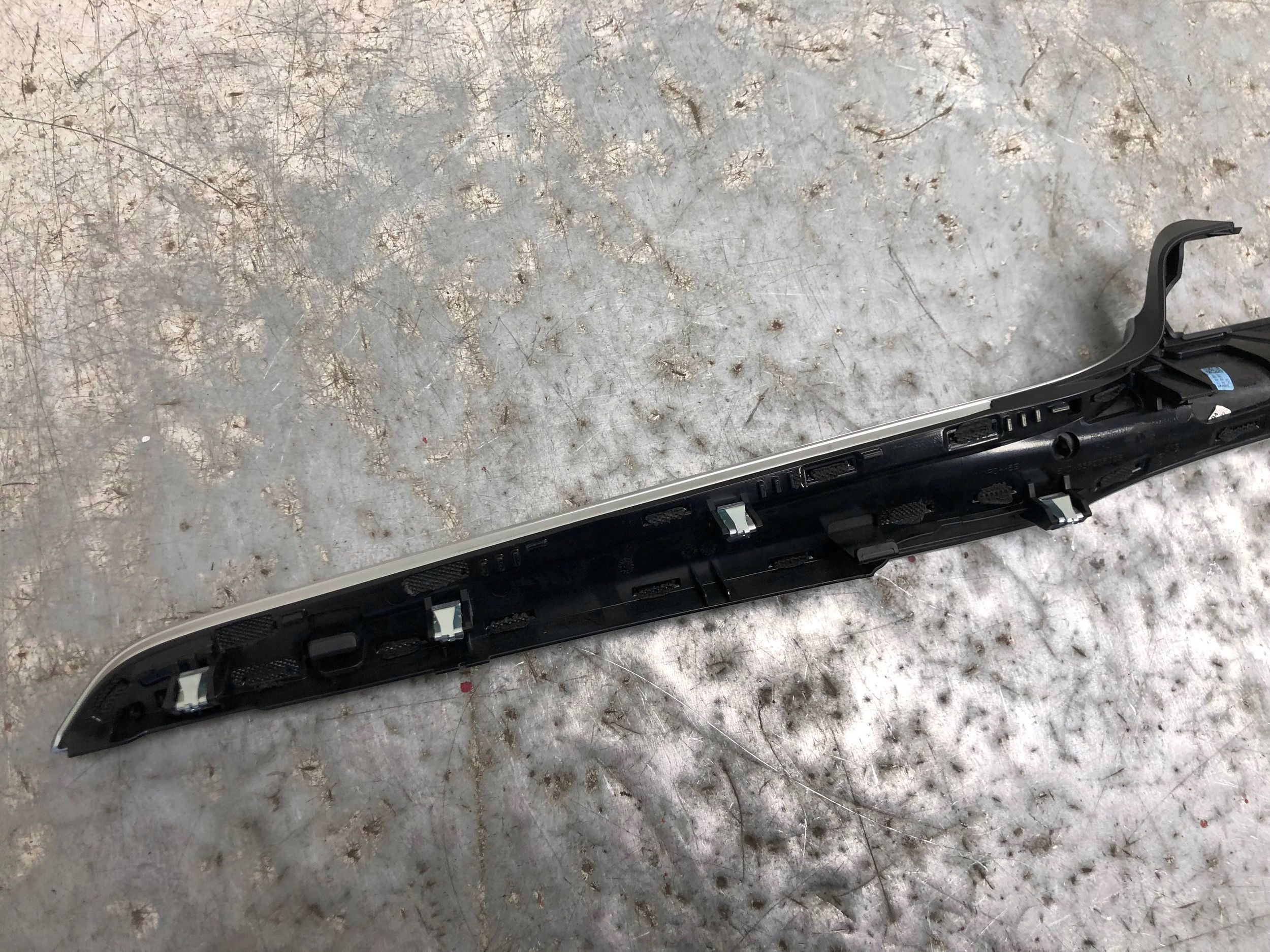 Moulage DEKORY Console MERCEDES W205 A2056800471