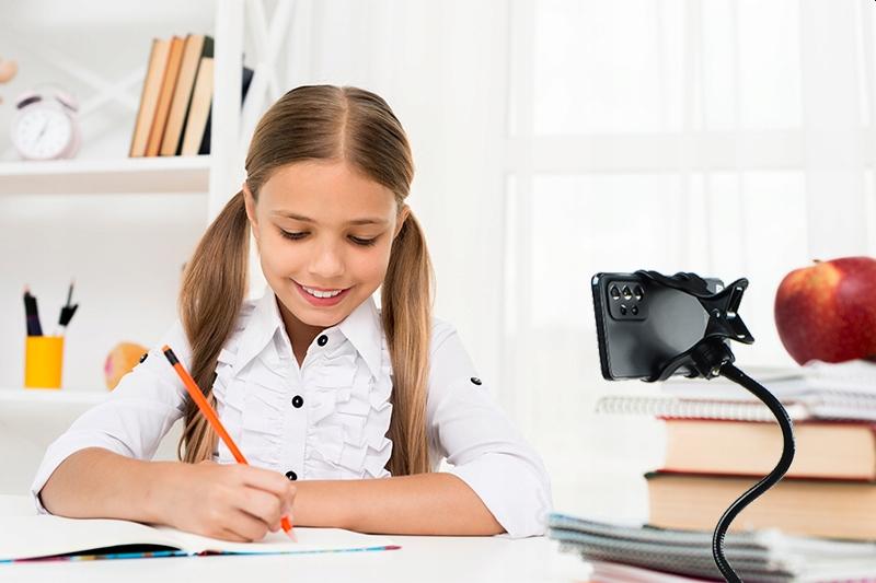 Długi Elastyczny Uchwyt na Telefon Smartfon Klips 360 do Biurka EAN (GTIN) 5903886634060