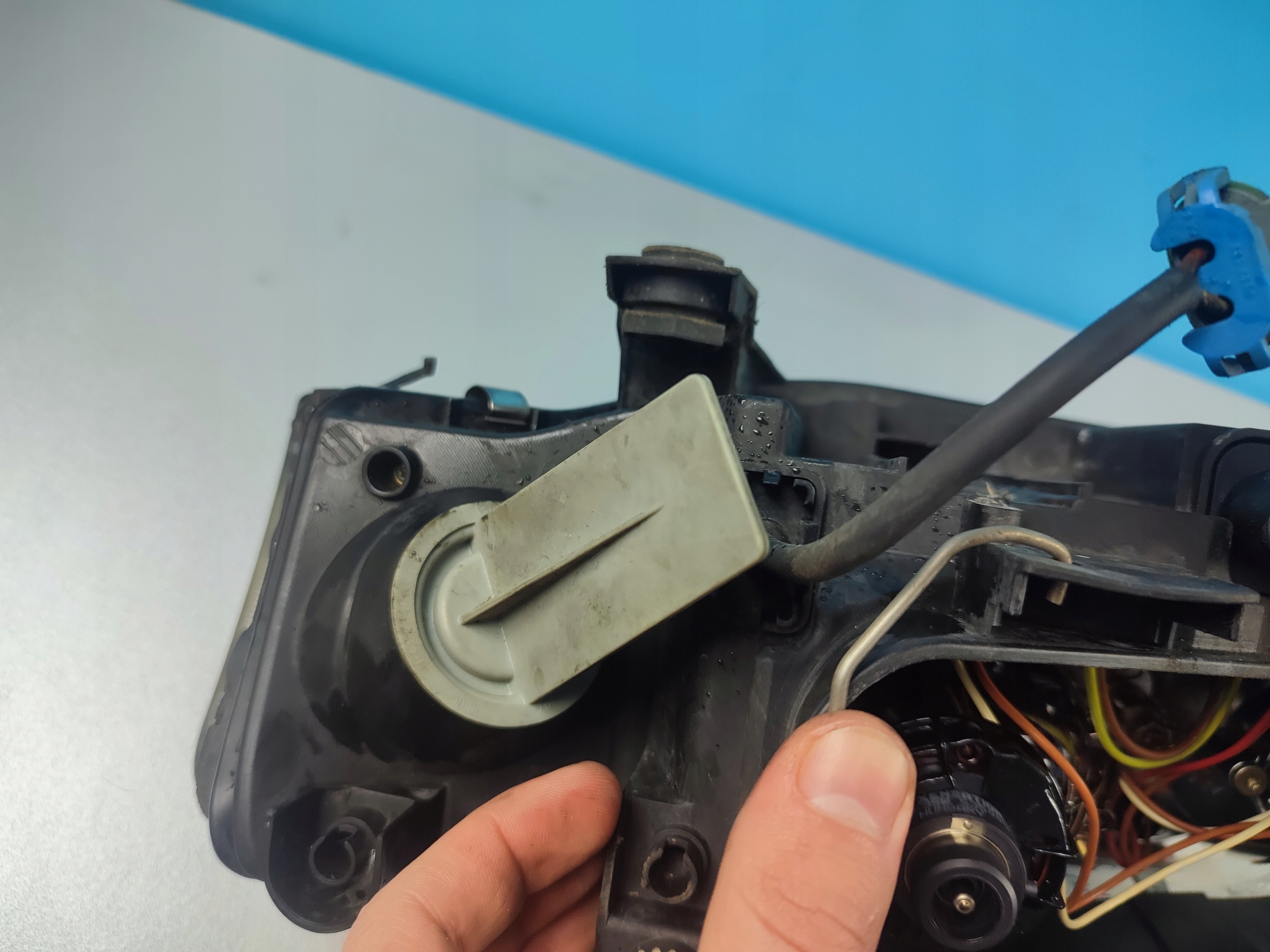 light right front Audi A6 C5 xenon