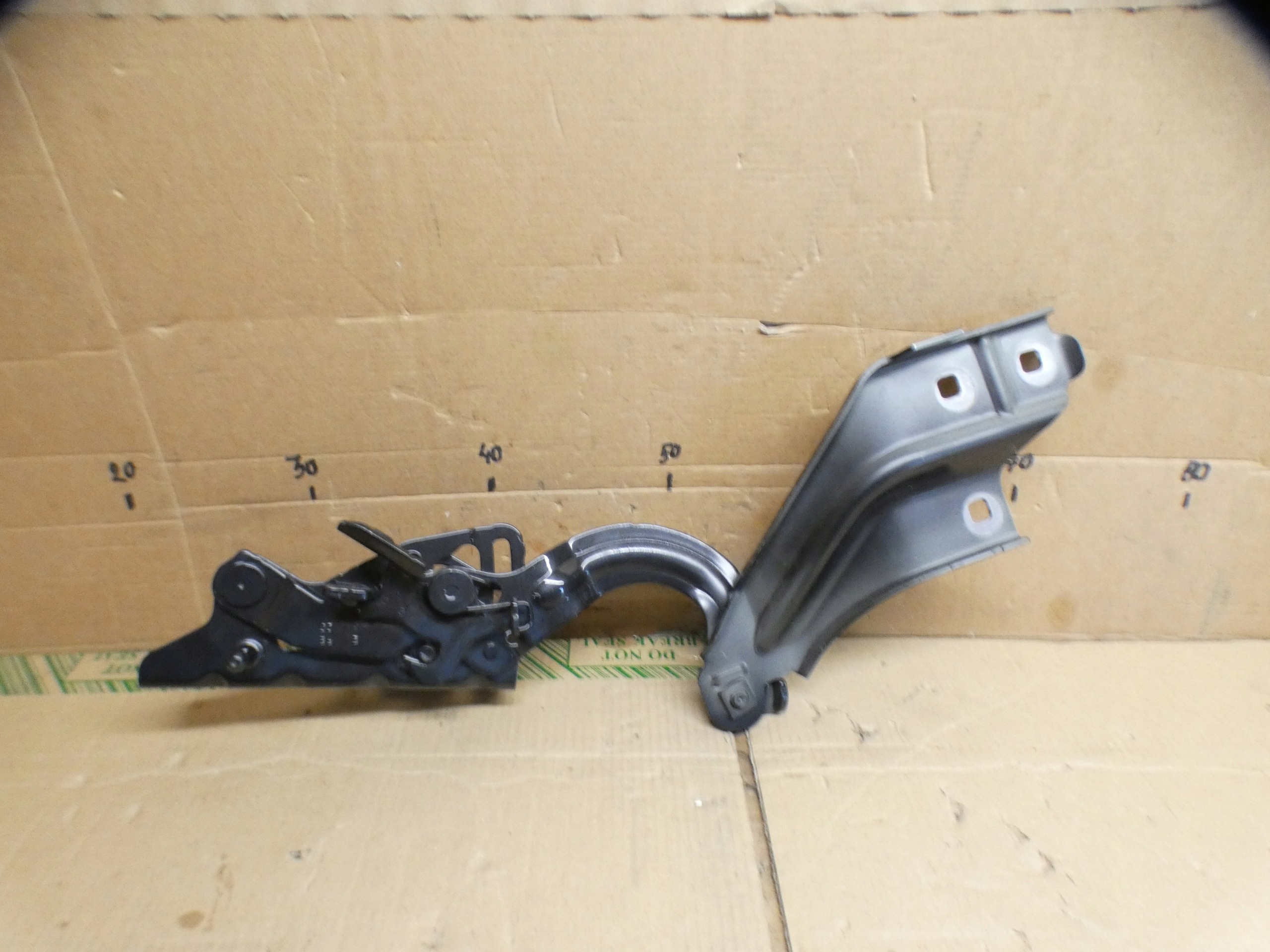 MERCEDES C-KLASA W206 - hinge bonnets right