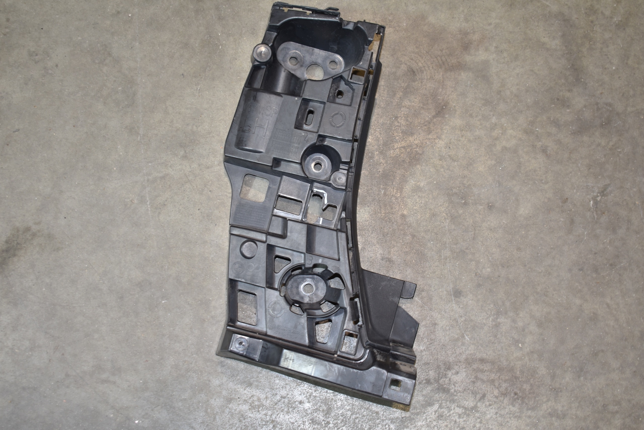 bumper bracket rear part rear left BMW X7 G07 1