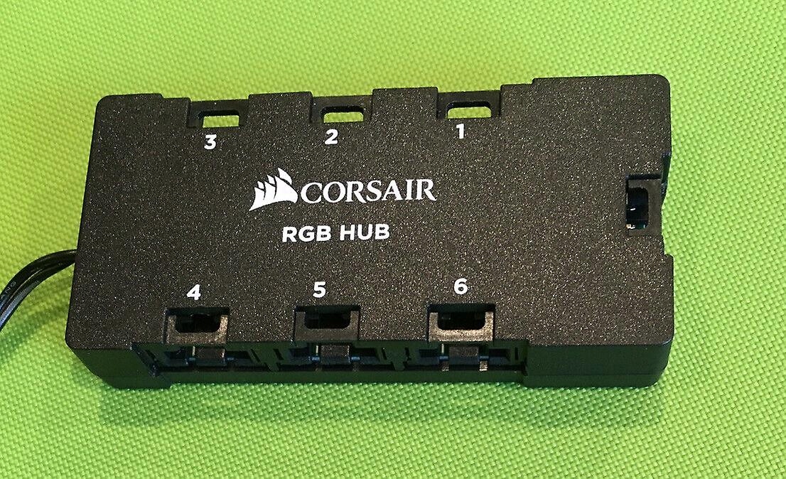 RGB LED Fan Hub 6-Port dla Lightning Node Core iCue Kod producenta A3-915-A1059