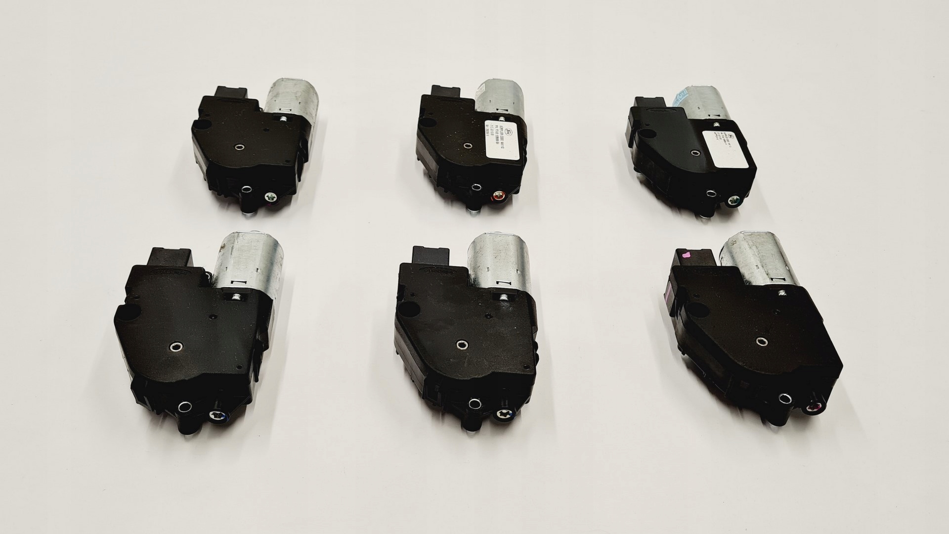 SILNICZEK ROLETY DACHU FORD EDGE FT4B 15B689 BA Part number FT4B 15B689 BA