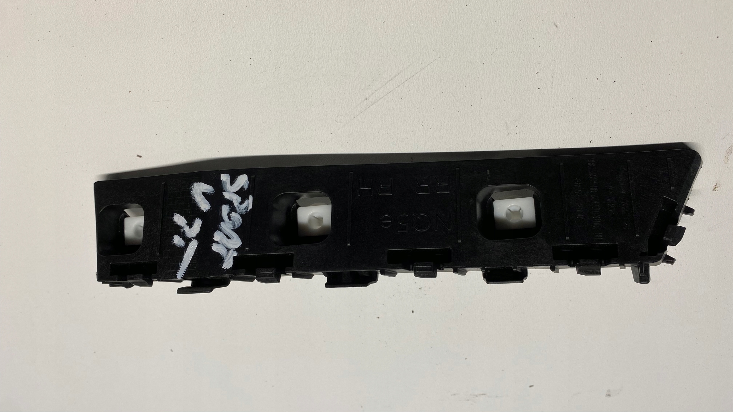 KIA SPORTAGE V bumper bracket right rear part rear 21