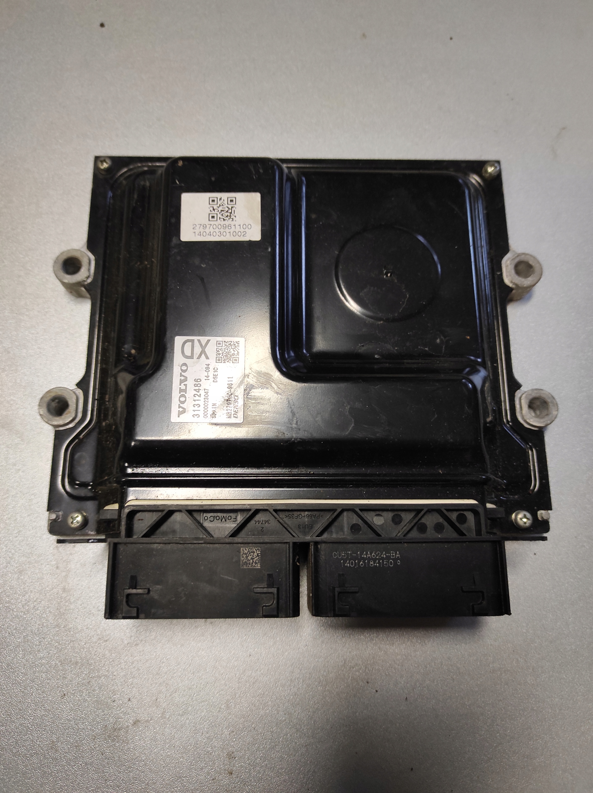 VOLVO V40 II 2.0 D4 190KM computer control unit of the engine 31312486