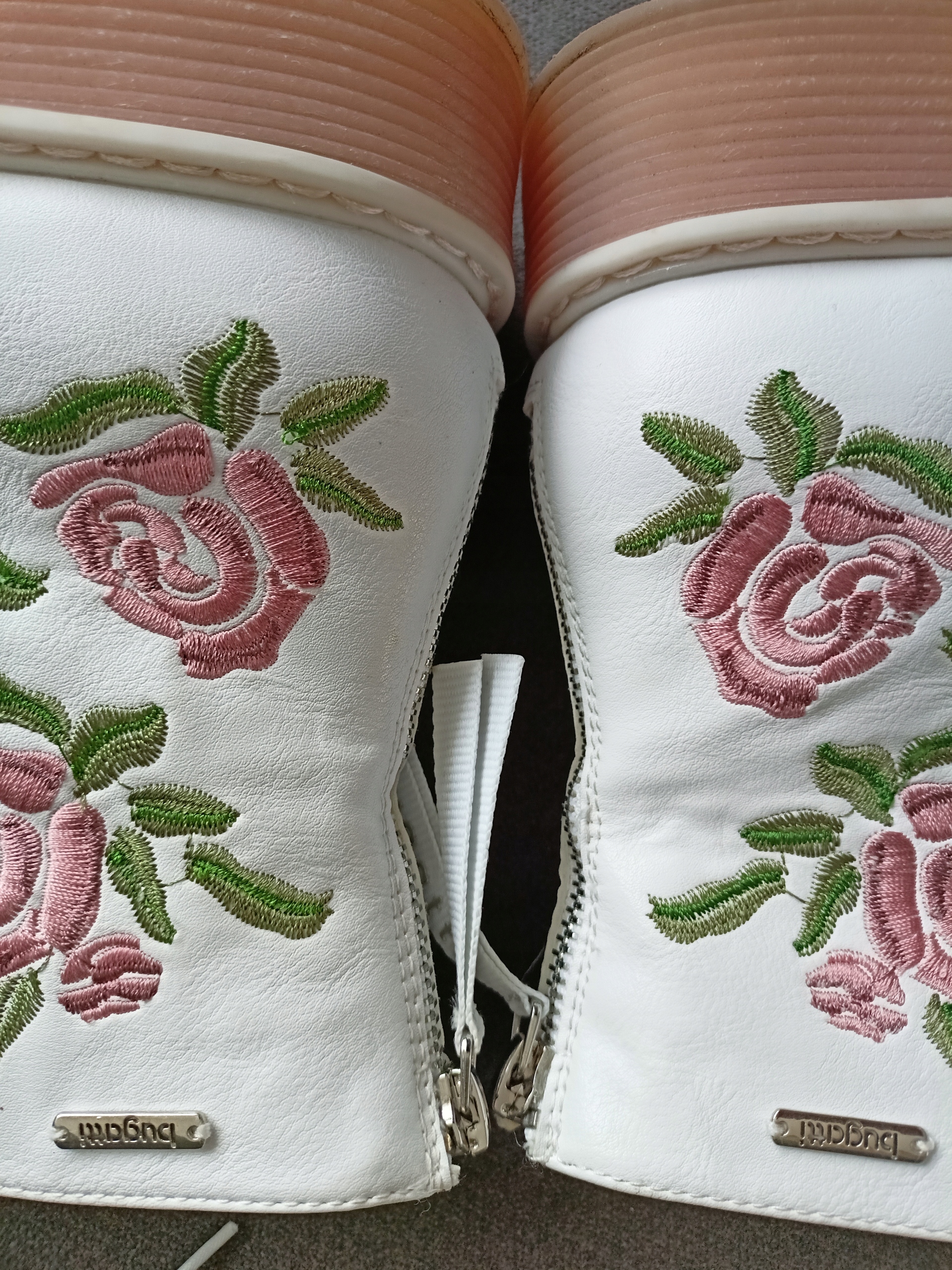 Bugatti haftowane botki trapery skóra wewnątrz 41 Rozmiar 41