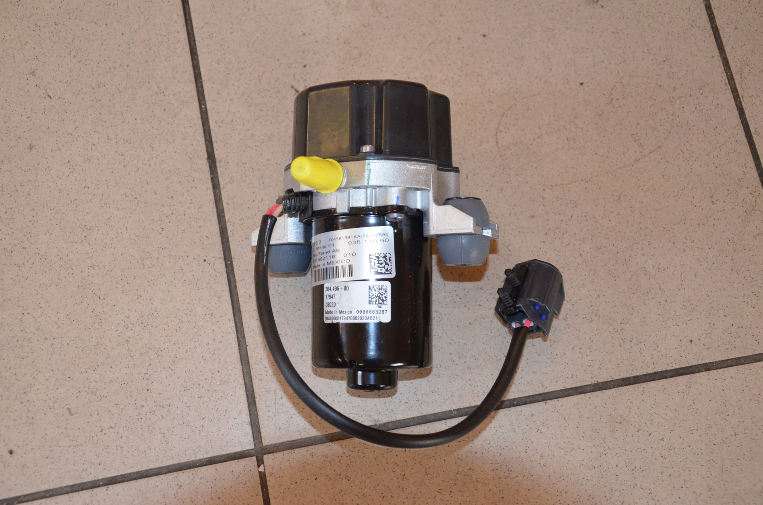 4581991 - ВАКУУМНЫЙ ТОРМОЗНОЙ НАСОС JEEP WRANGLER JL 2018 + 3.6