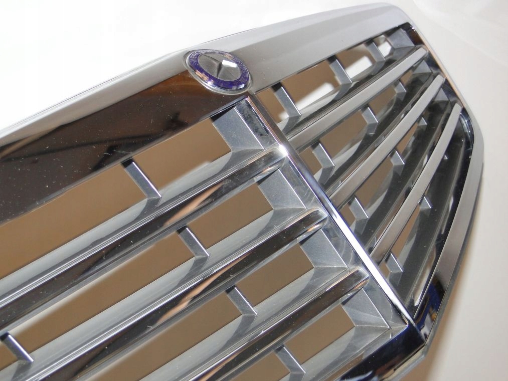 MERCEDES W204 2007-2011 решетка радиатора хром