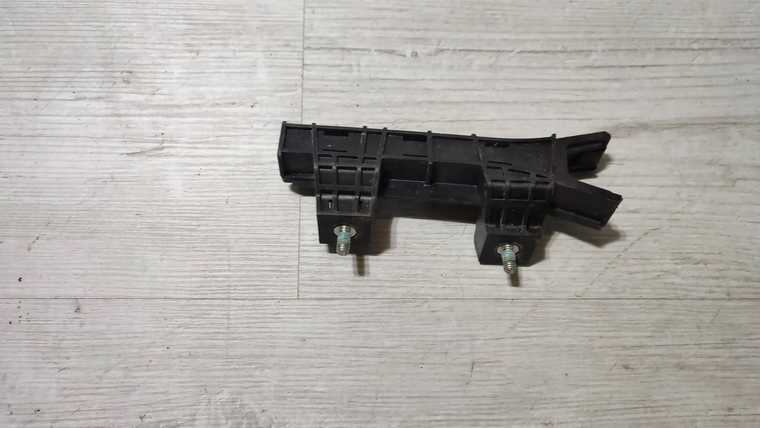 Fiat Tipo II HB 19r. 1.4 rear part side left prowadnica windows