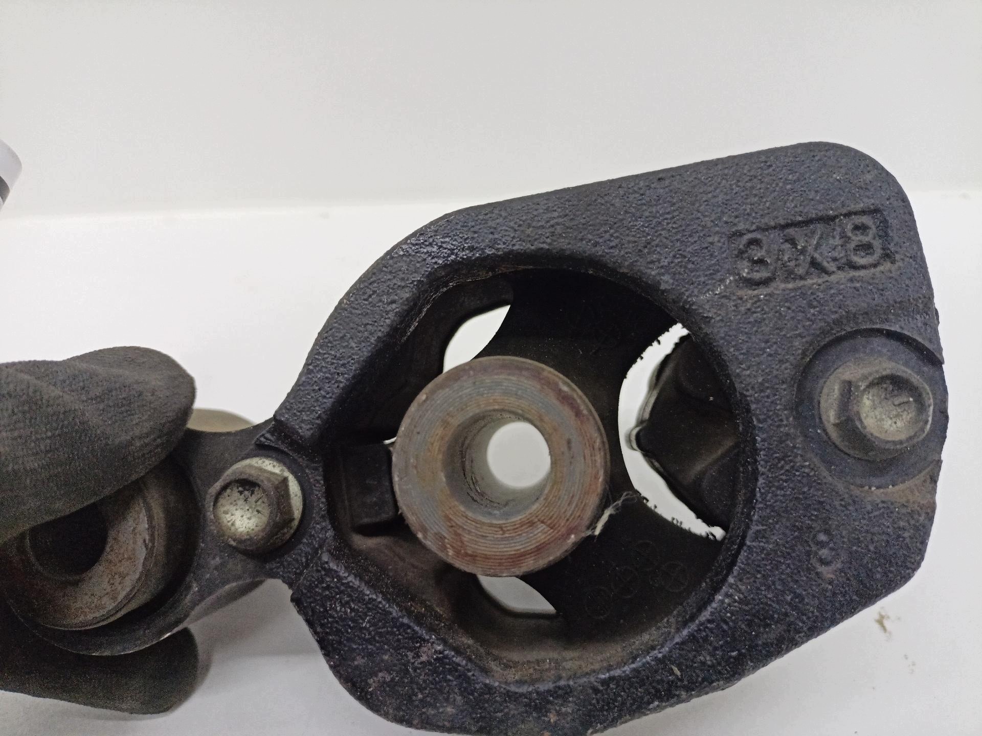 motortartó Mazda 3 3 2014