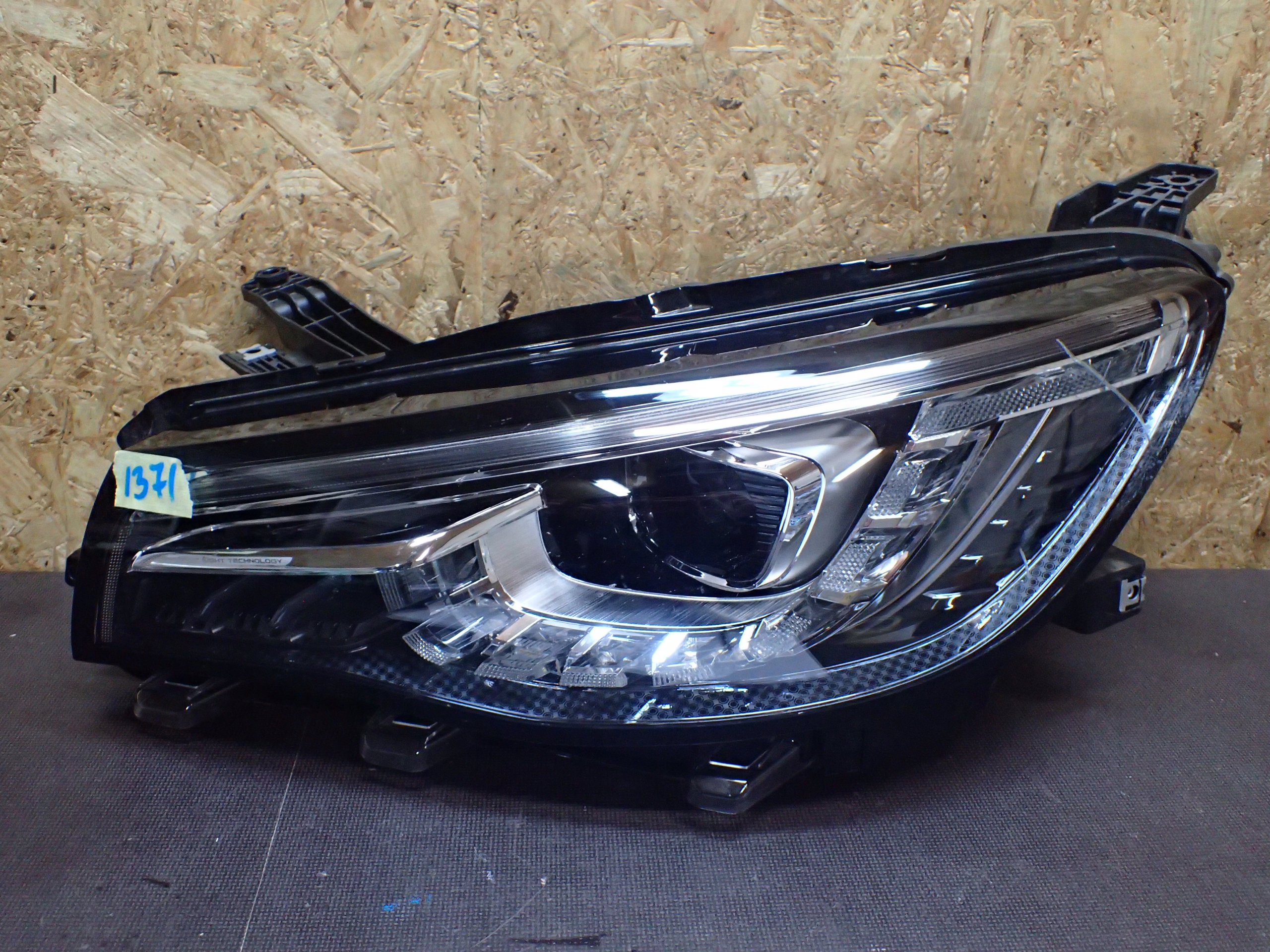 LAMPA PRZÓD LEWA MG HS 18- FULL LED