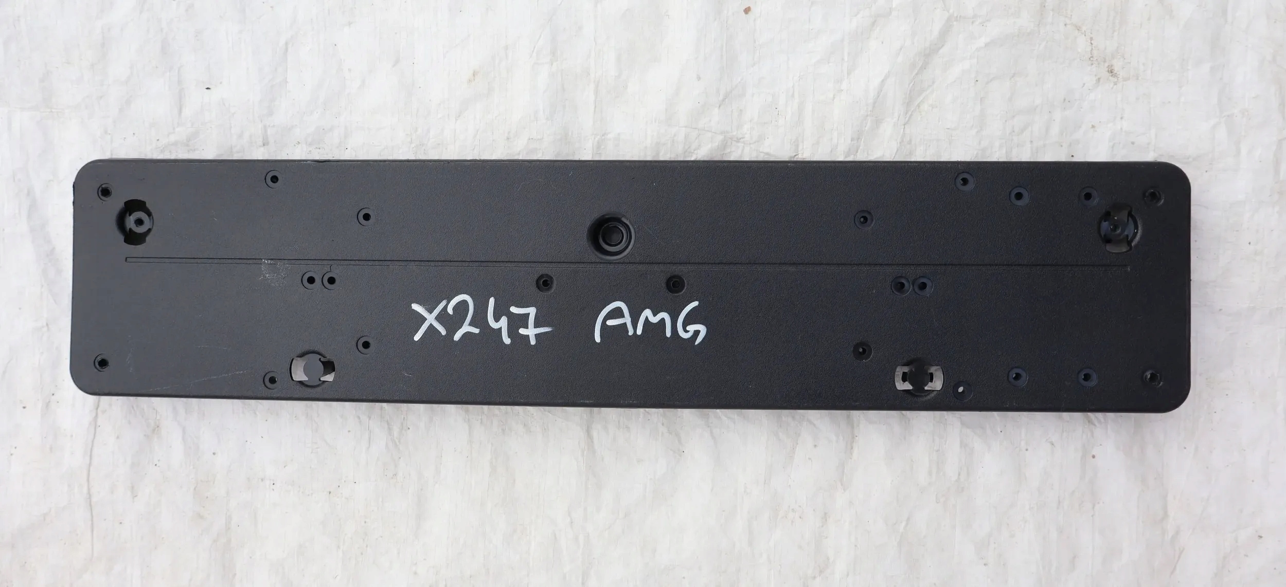 MERCEDES GLB X247 19-23 AMG ramka mocowanie tablicy przód ORG