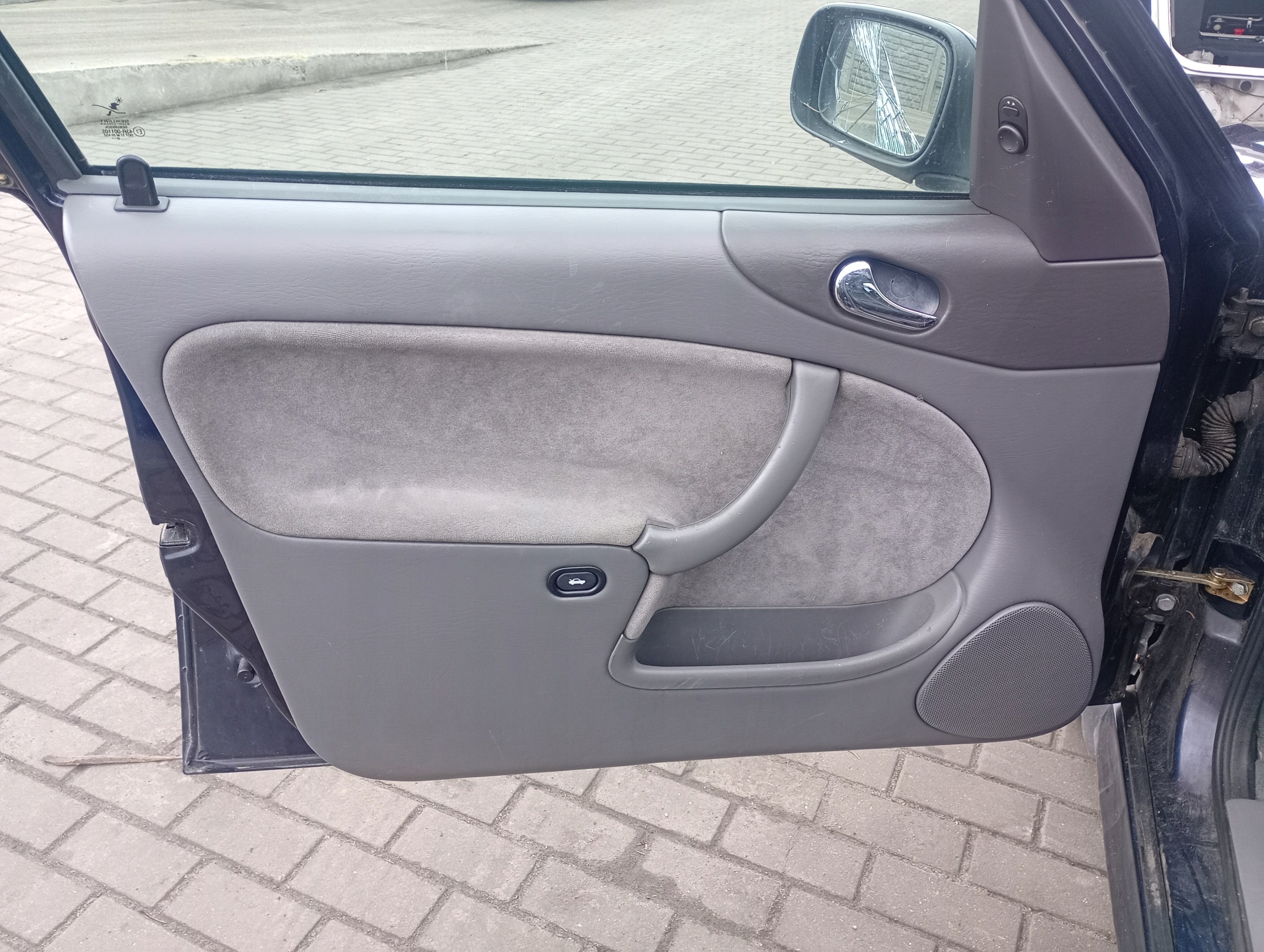 mechanism of the lowering window regulator left front Saab 93 9-3 98-02
