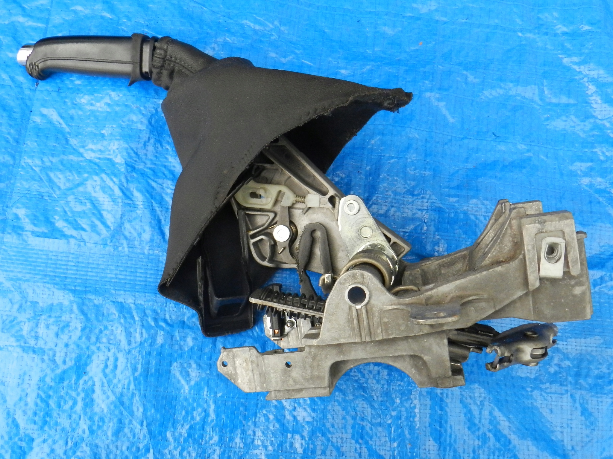 OPEL-CZĘŚCI Zafira C Hamulec ręczny dźwignia