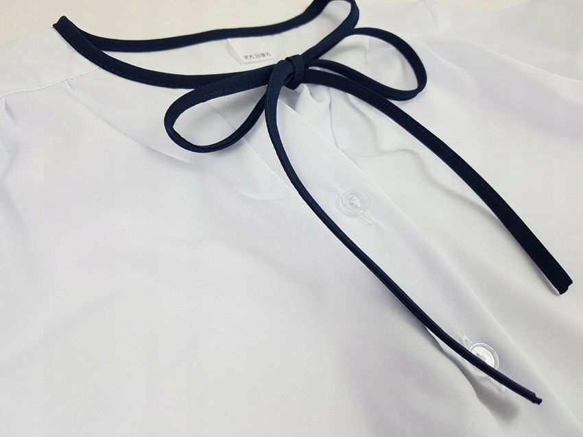 Biała koszula dziewczęca galowa z lamówką 146 cm Rękaw krótki rękaw