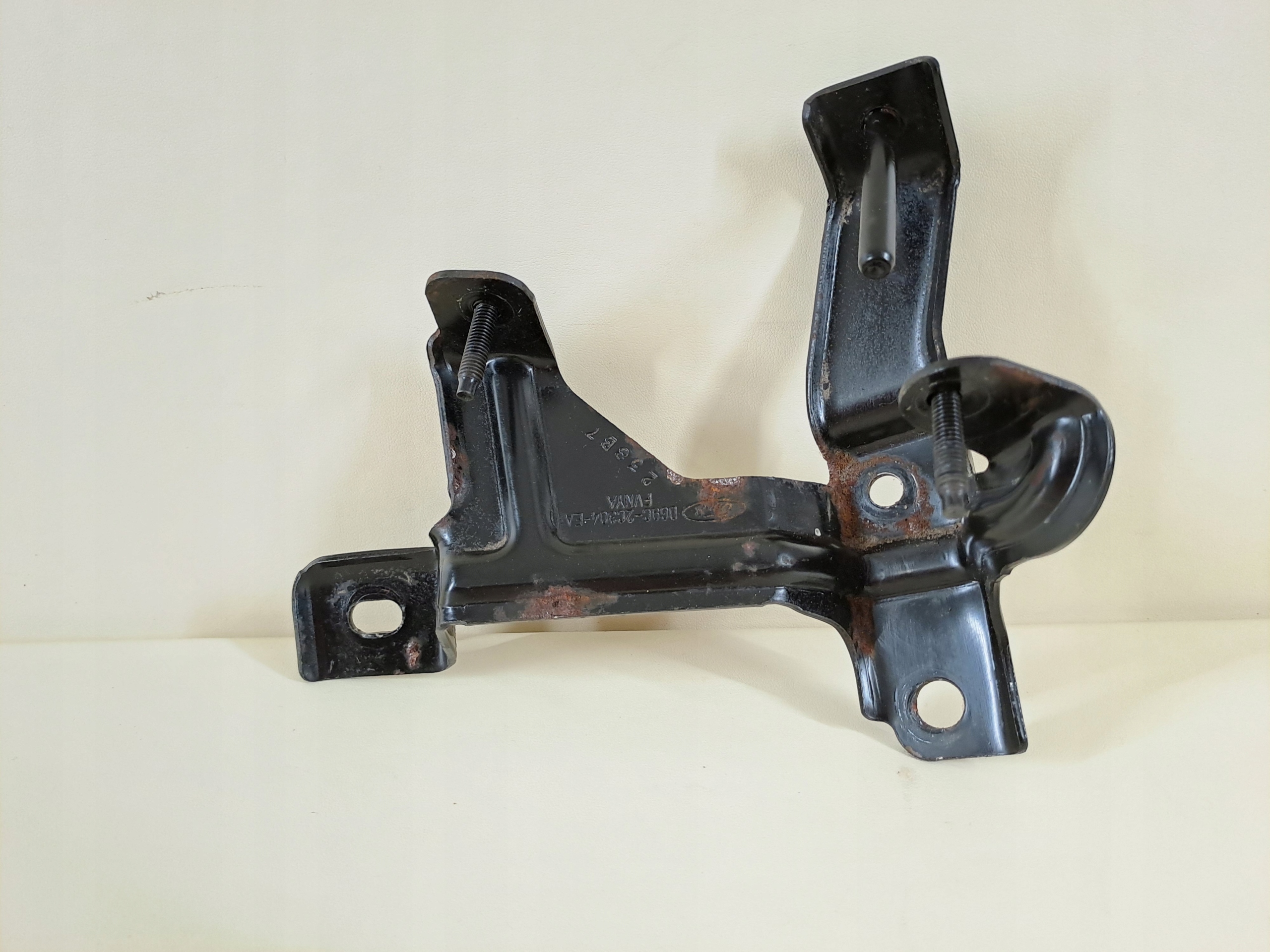 console holder bracket POMPY ABS 2.0TDCi FORD MONDEO V MK5 17r