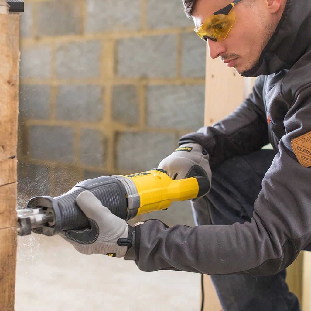 PIŁA SZABLASTA 900W FATMAX FME360 STANLEY Rodzaj elektryczna