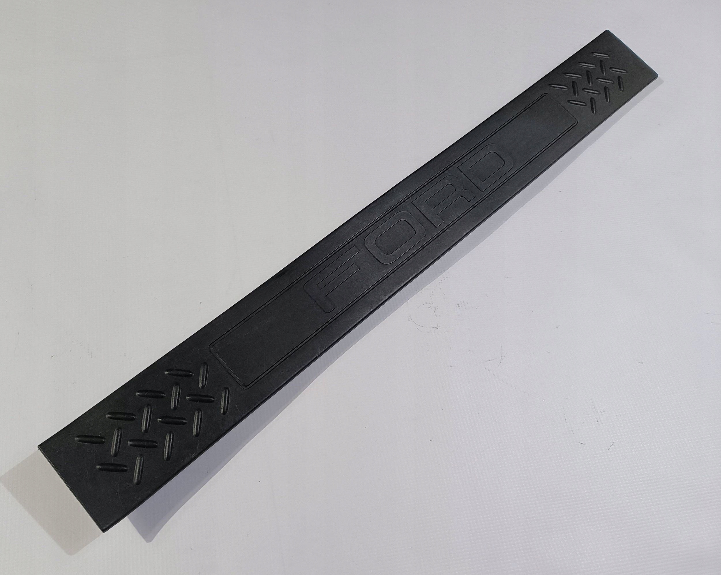 cap moulding threshold left front Ford F150 2009-14