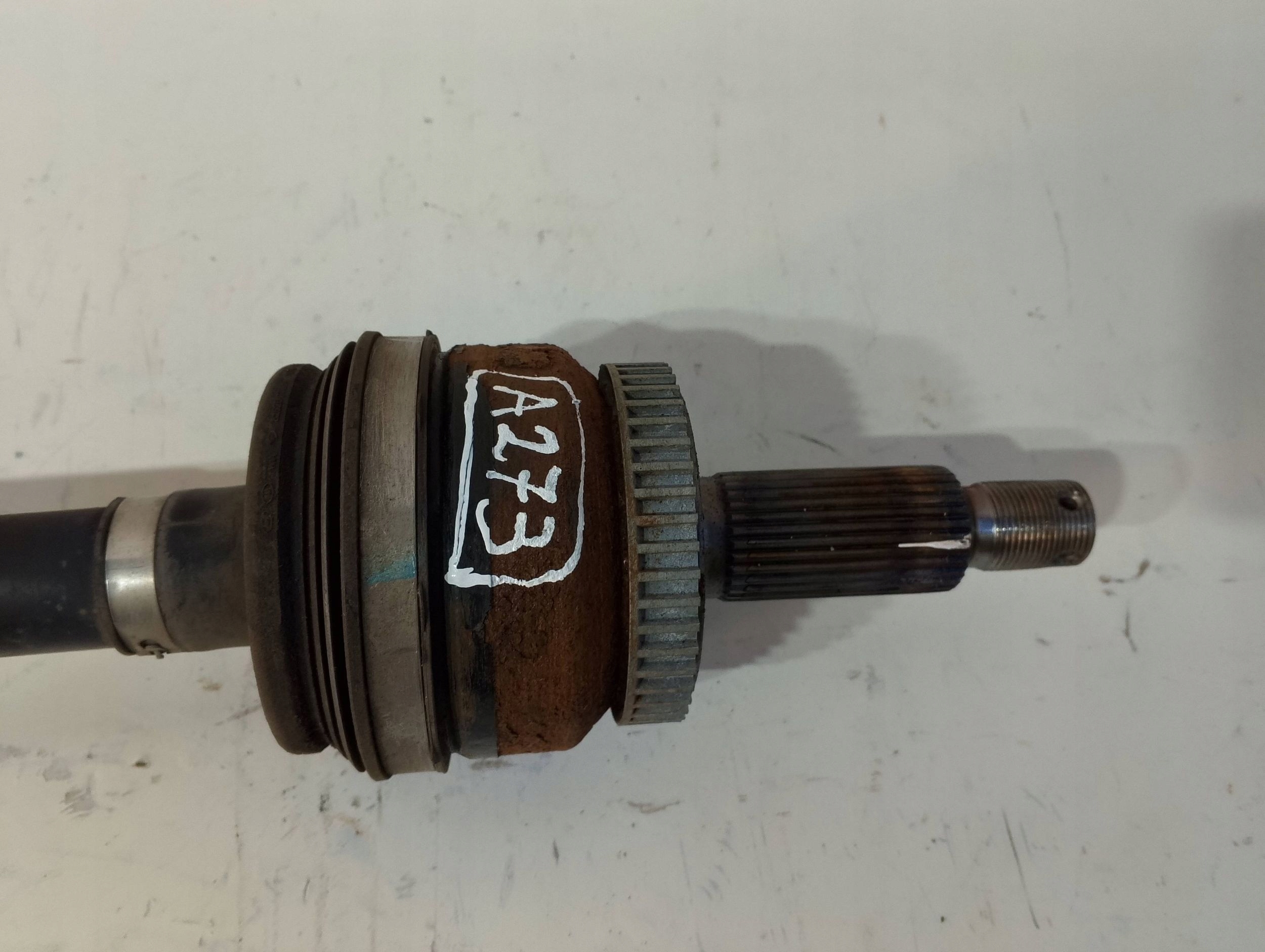 KIA Stinger 2,0 GDI semi-axis rear left 4600J5200 (A273)
