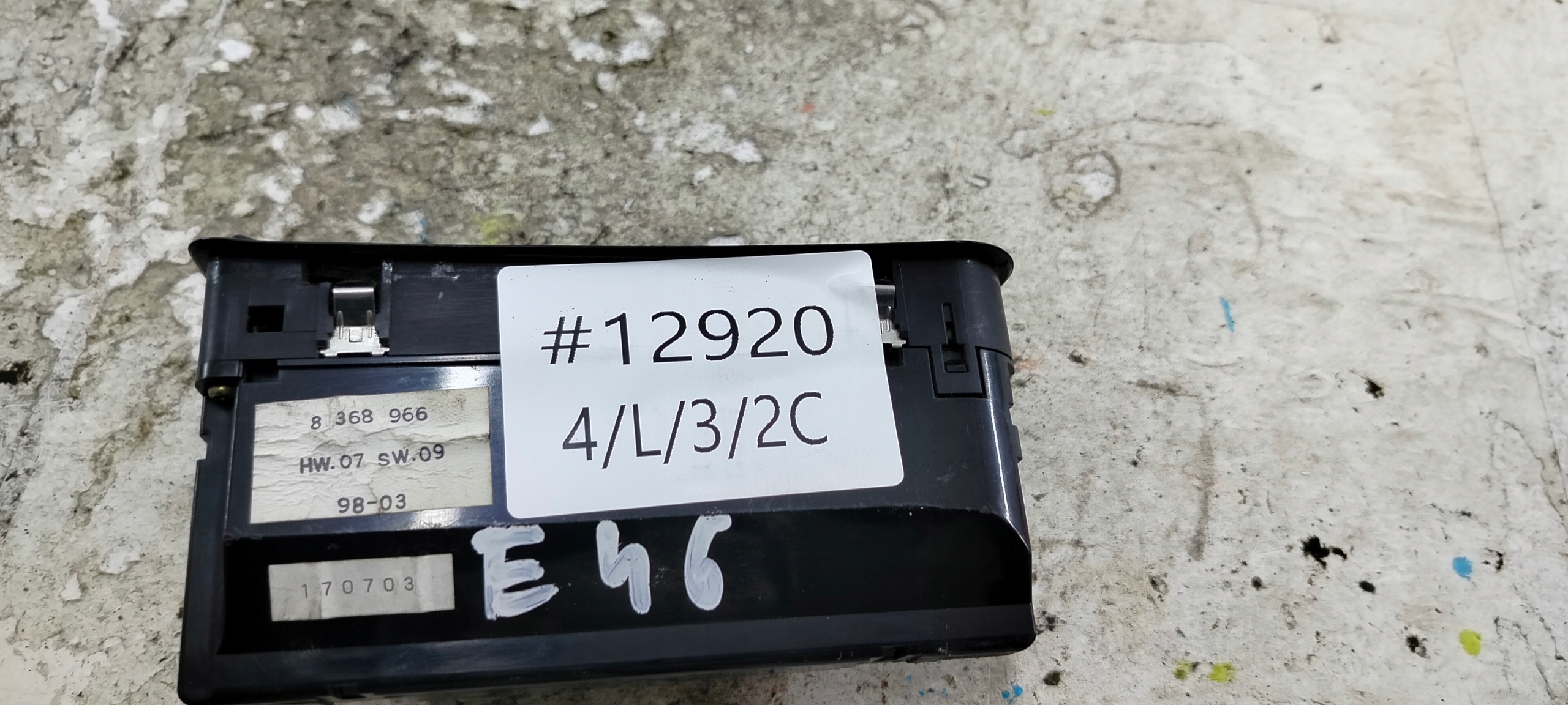 BMW E39 PANEL of the window left front driver´s 8368966