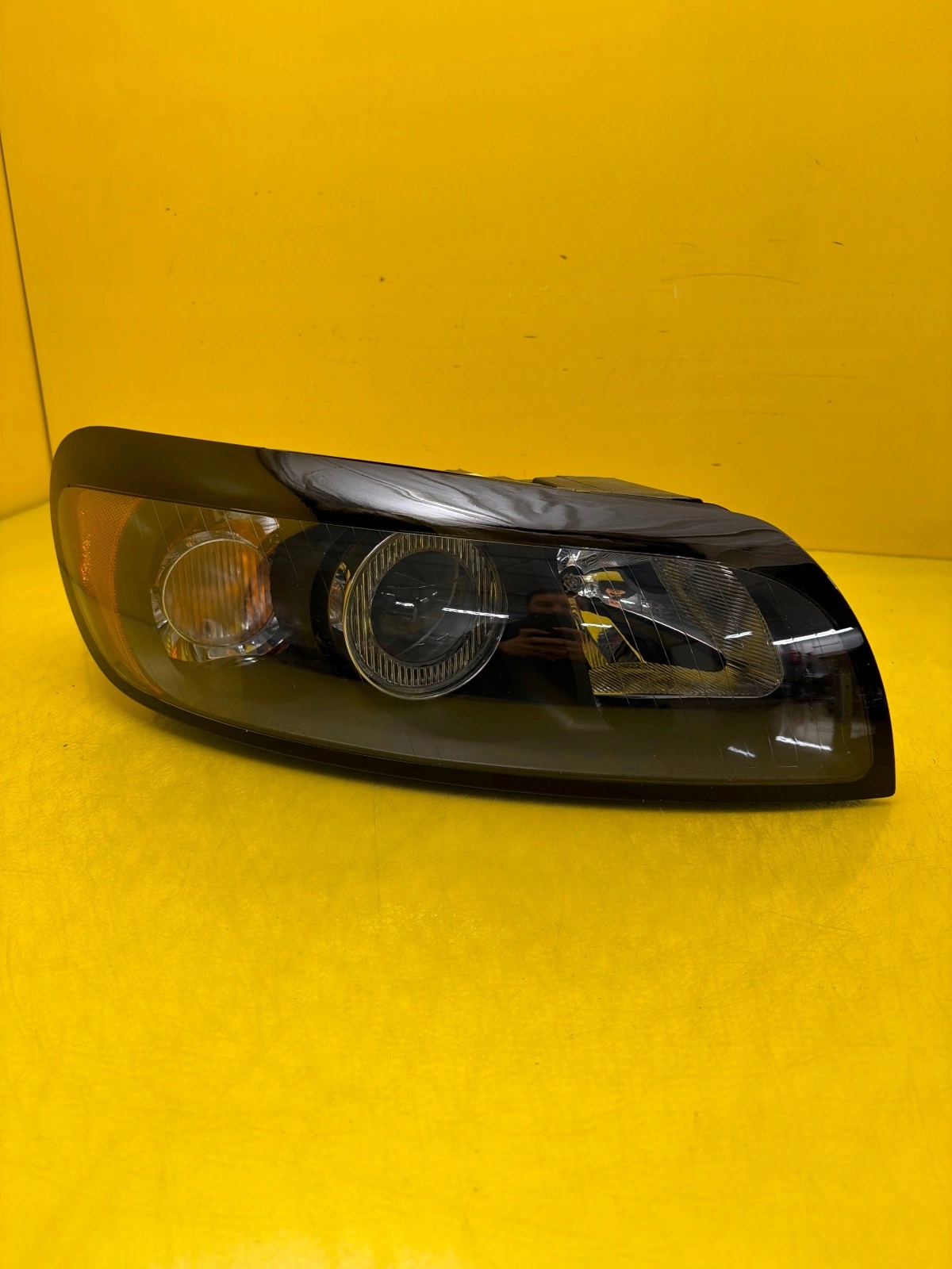 light right front Volvo C30 06-10 31214538 lens