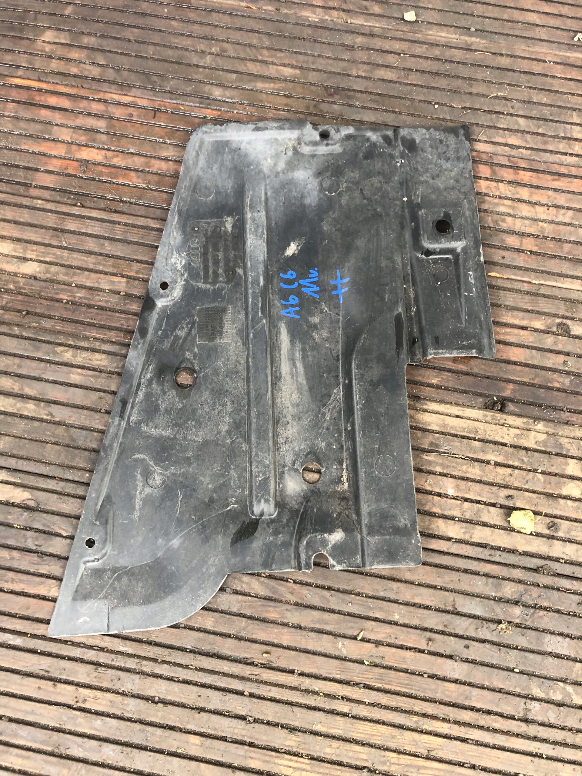 cover chassis left AUDI A6 C6 4F0825215C