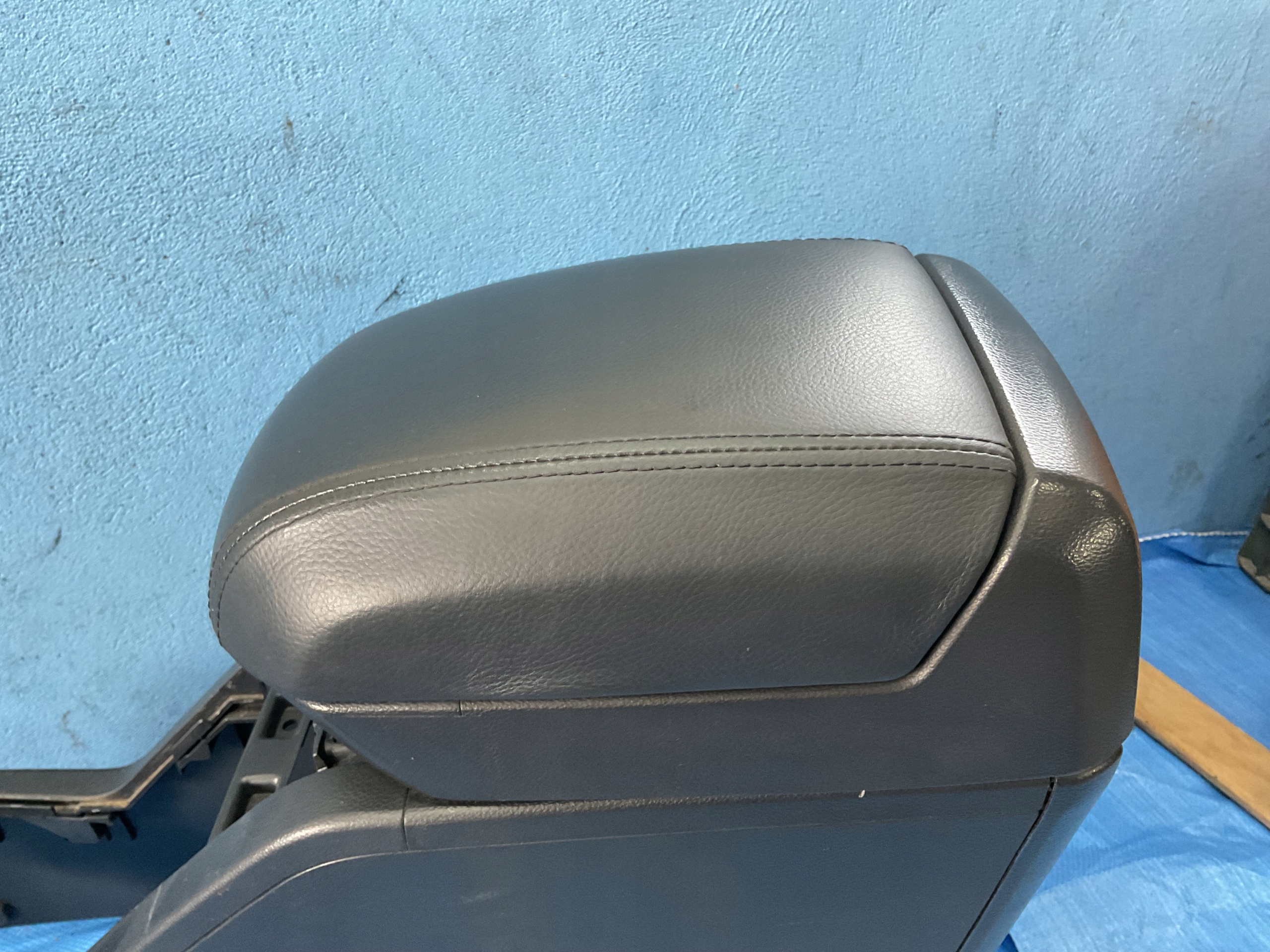 подлокотник с Chevrolet CAPTIVA и 2006-2011 европа